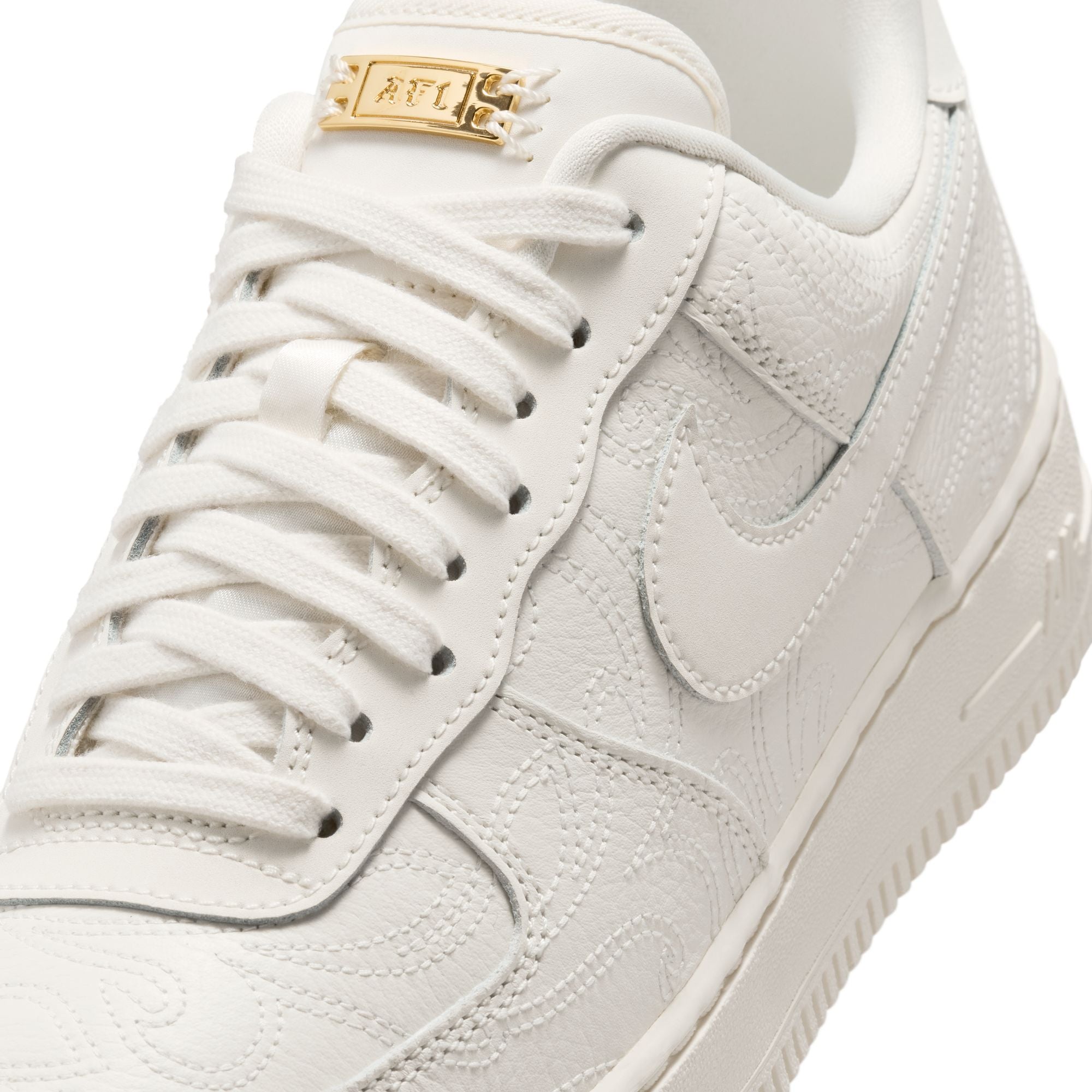 AIR FORCE 1 07 סניקרס