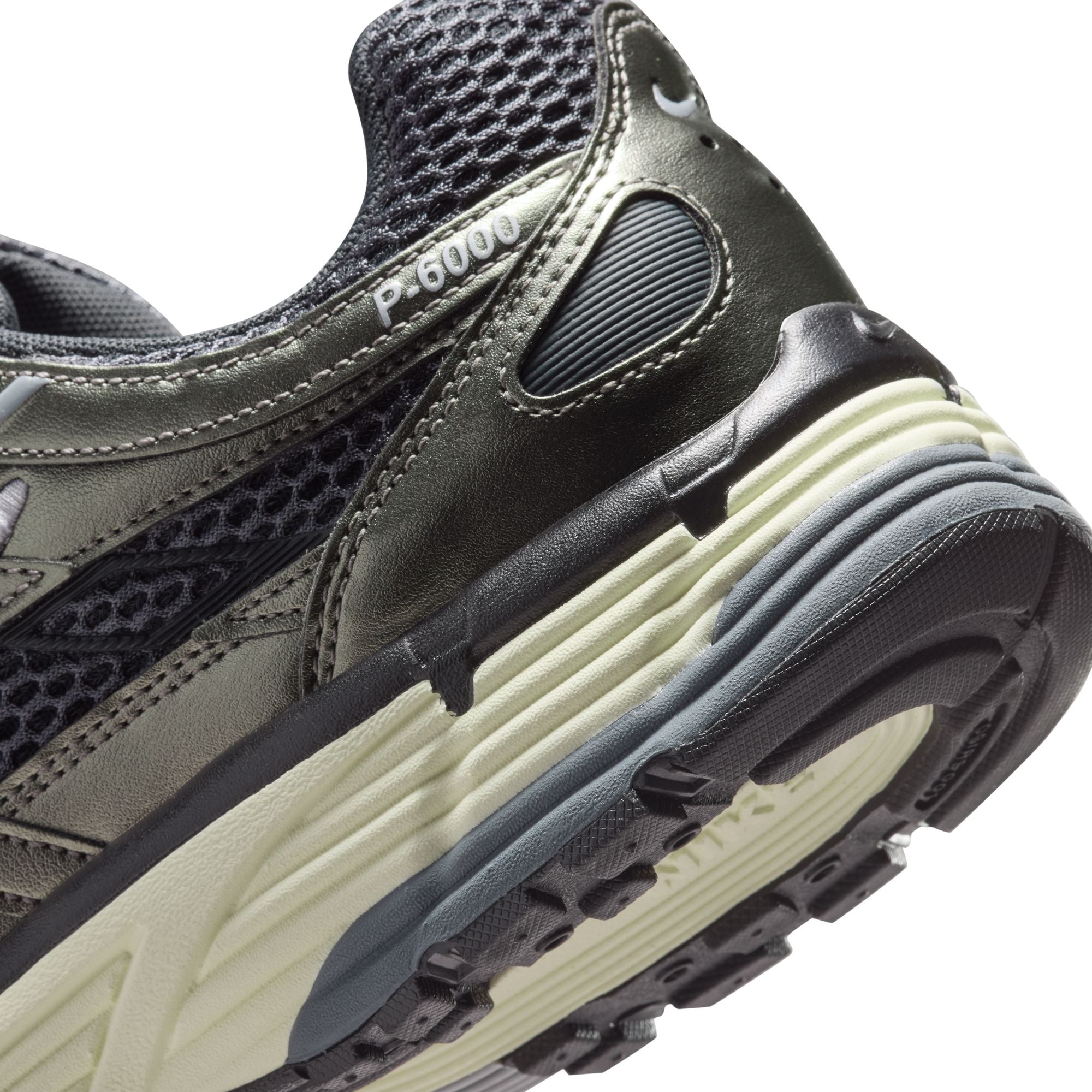 NIKE P-6000 סניקרס