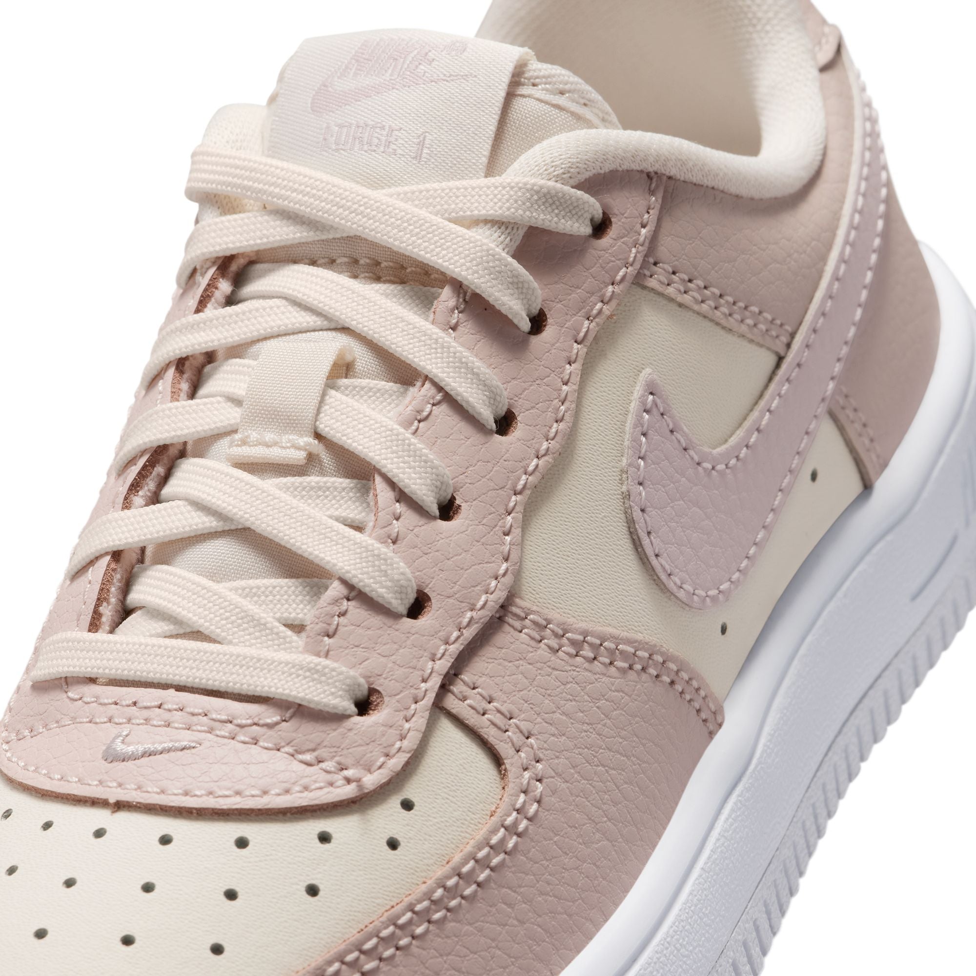 FORCE 1 LOW ESS סניקרס