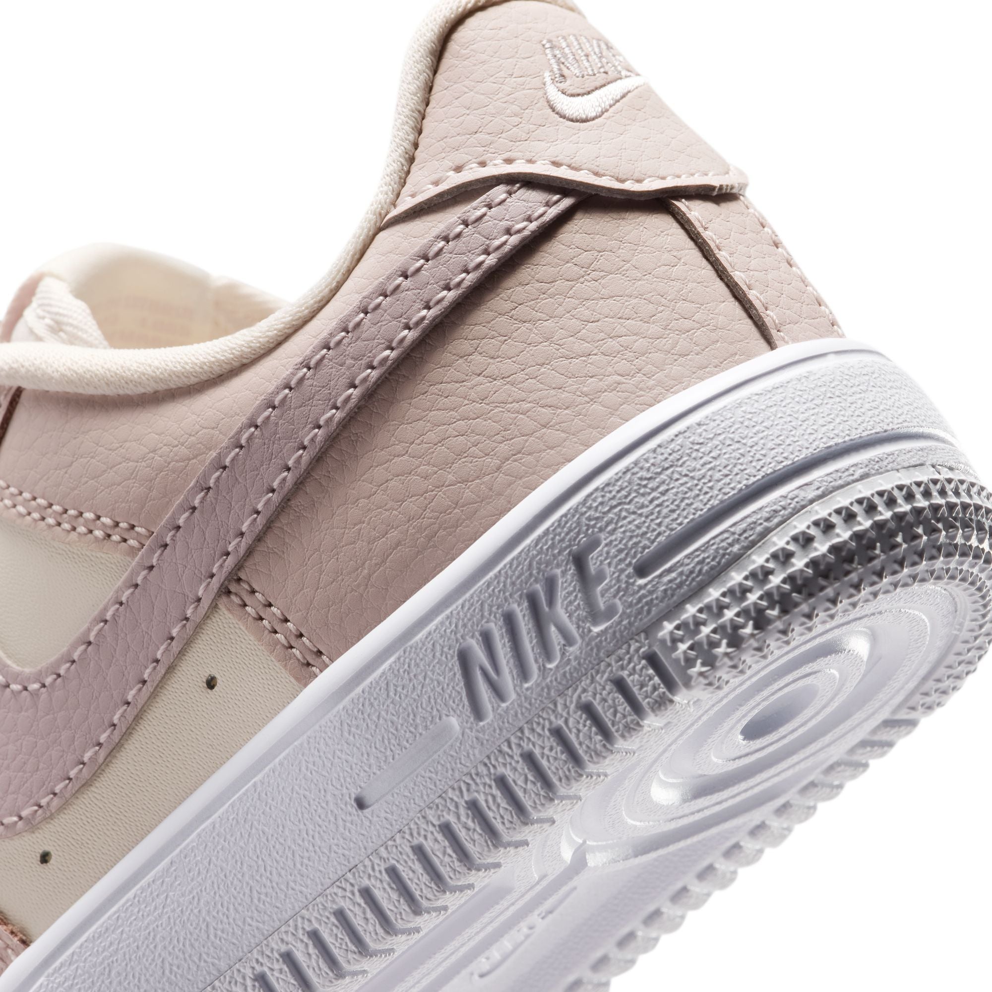 FORCE 1 LOW ESS סניקרס