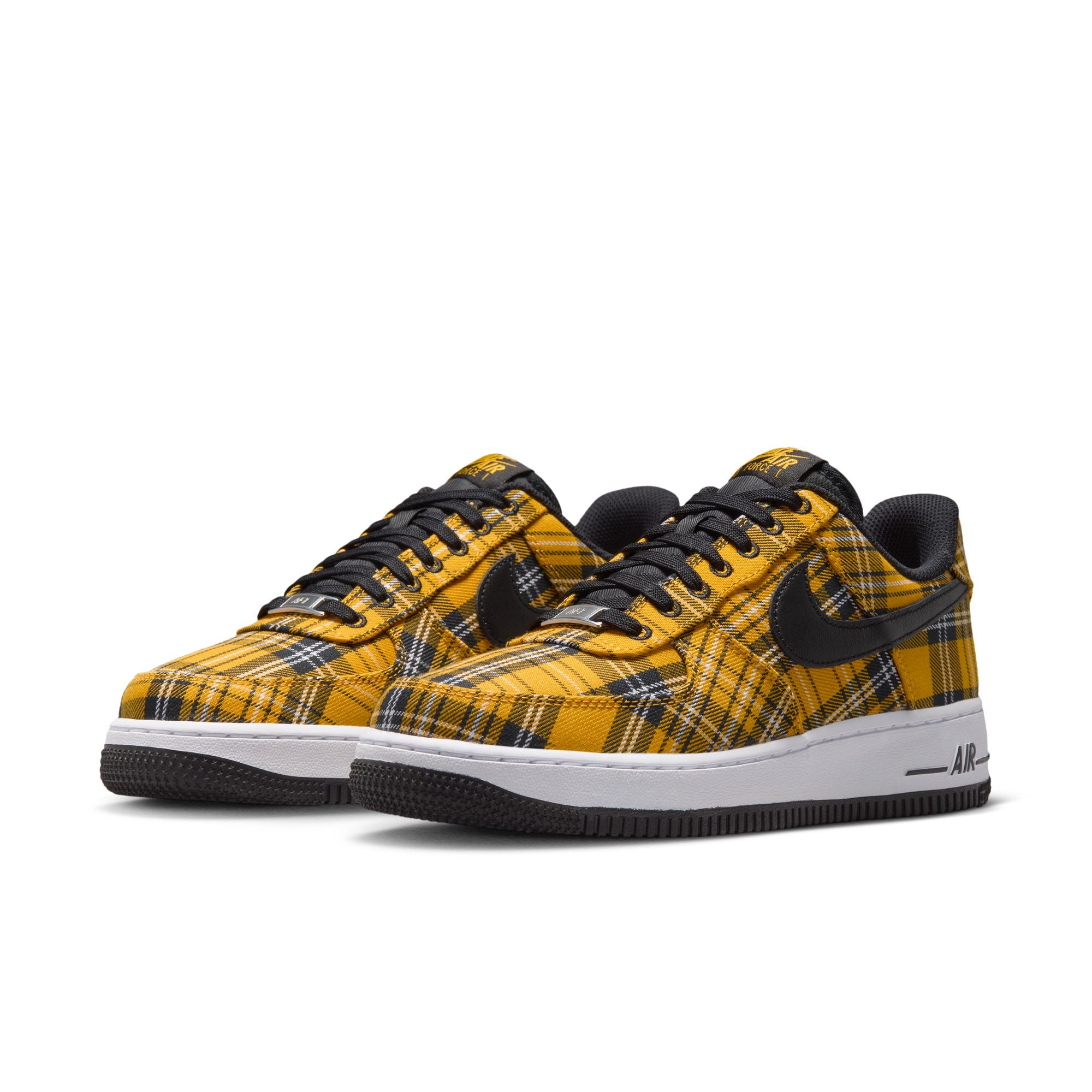 AIR FORCE 1 07 סניקרס