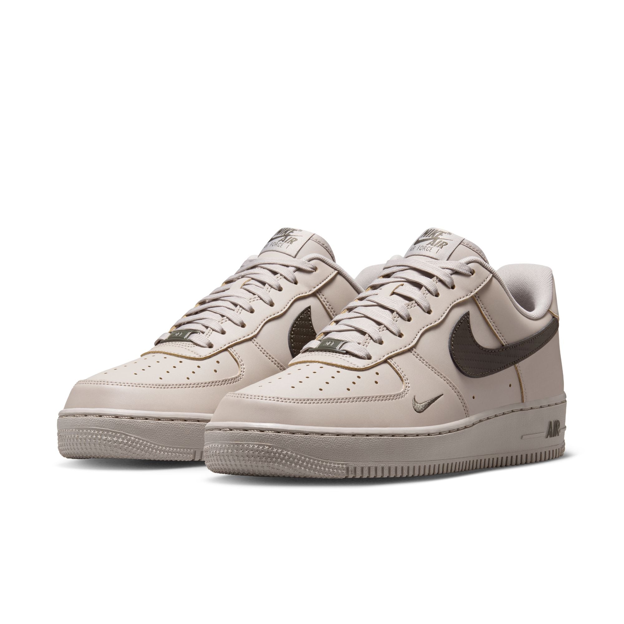 AIR FORCE 1 07 סניקרס