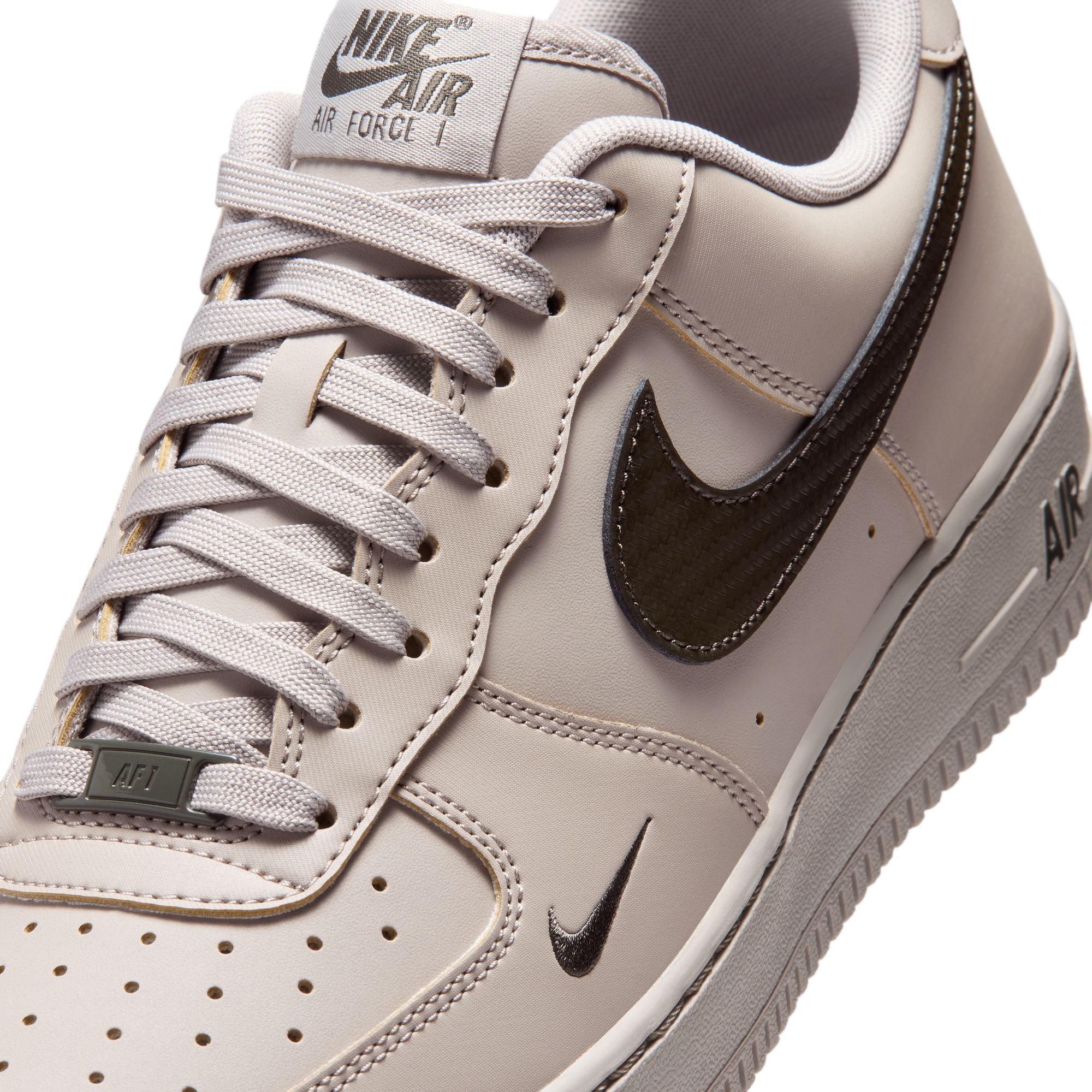 AIR FORCE 1 07 סניקרס