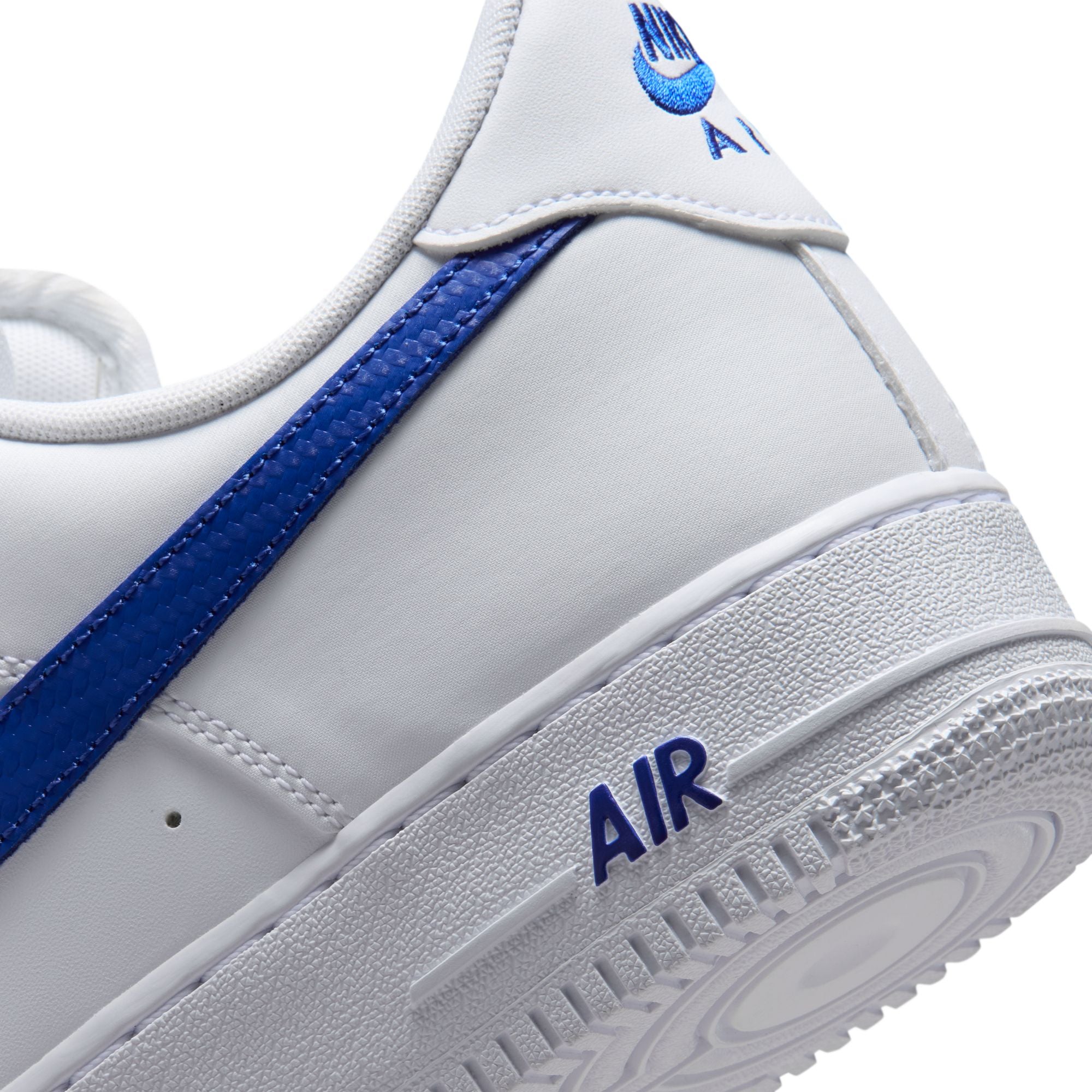 AIR FORCE 1 07 סניקרס