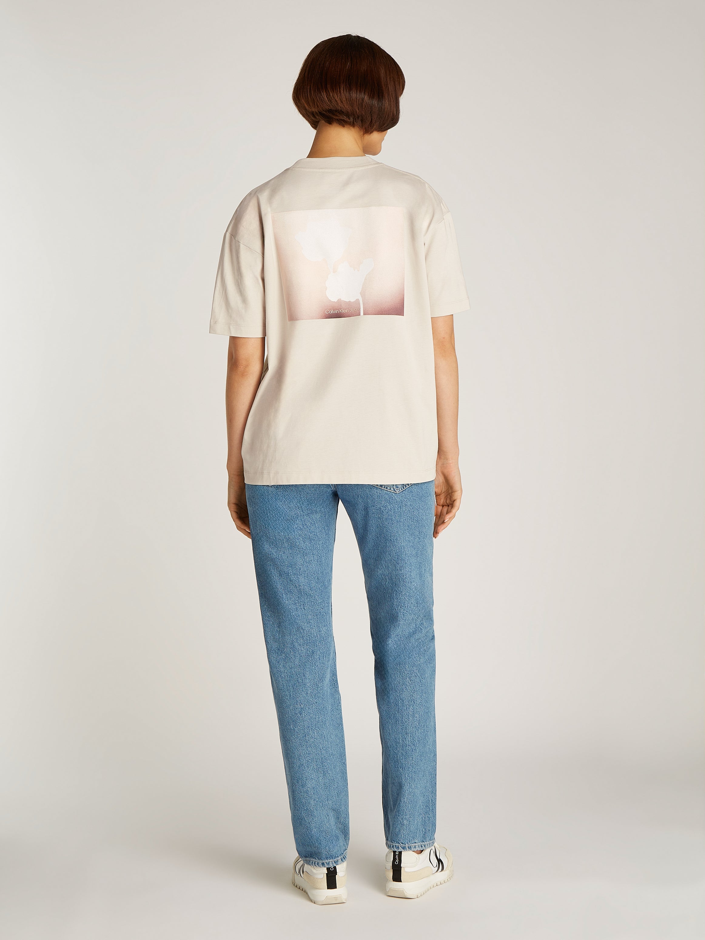 BACK GRAPHIC BOYFRIEND טישרט