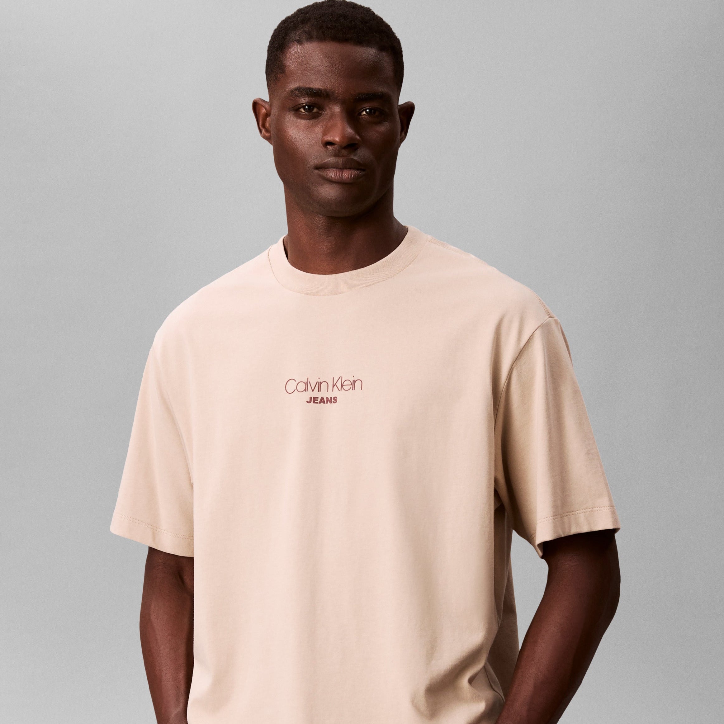 SS 16S RLXD FIT CKJ GRAPHIC TE טישרט