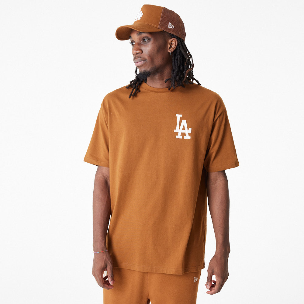 NEW ERA | LEAGUE ESSENTIAL LA טישרט | FOOT LOCKER