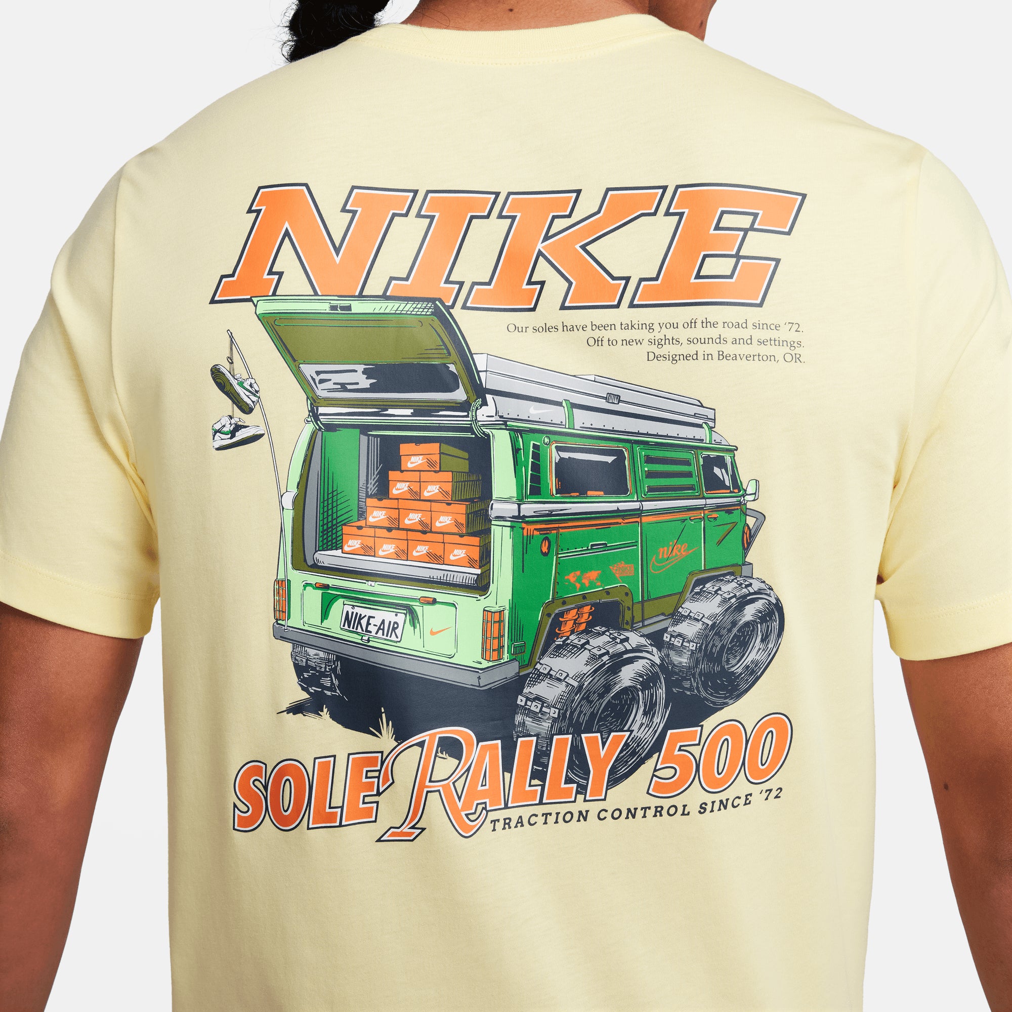 NIKE | RALLY טישרט | FOOT LOCKER