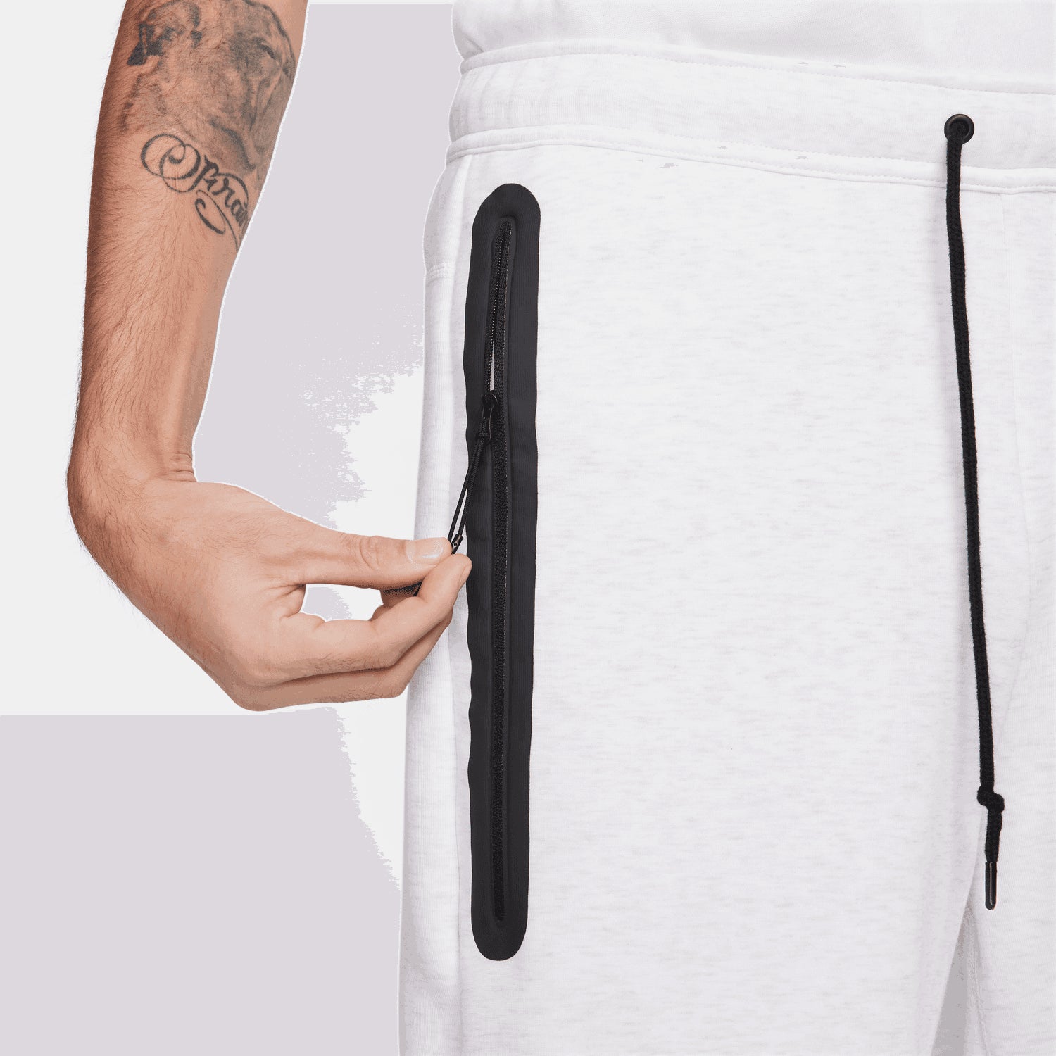 NIKE | SPORTWEAR TECH FLEECE מכנסיים קצרים | FOOT LOCKER