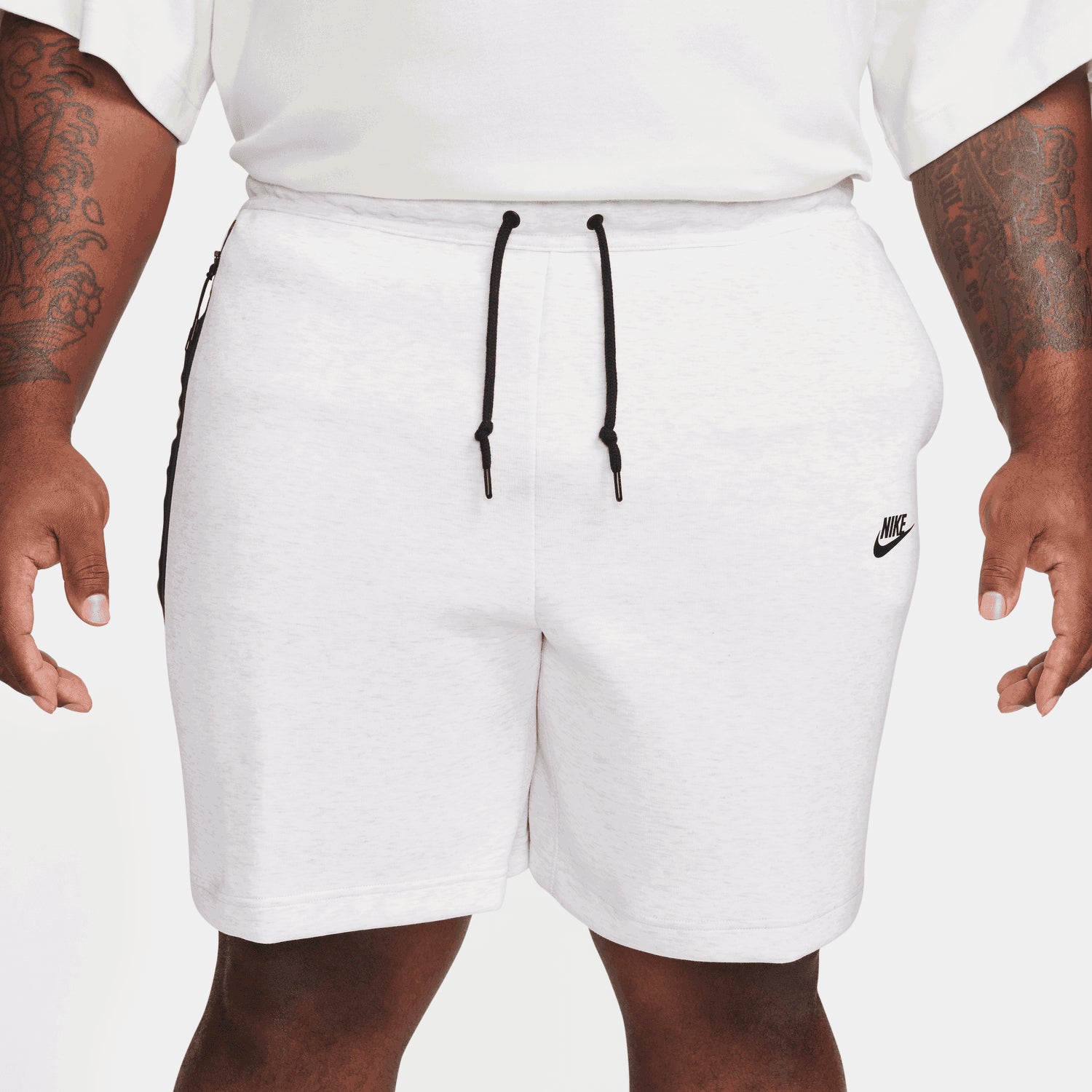 NIKE | SPORTWEAR TECH FLEECE מכנסיים קצרים | FOOT LOCKER