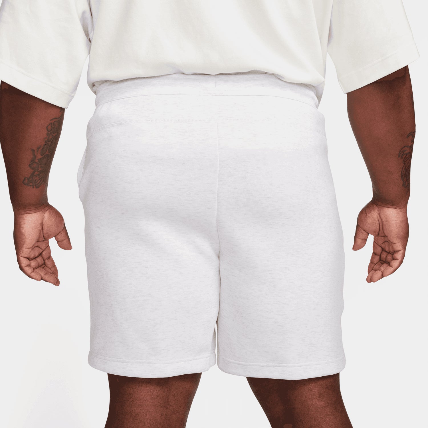 NIKE | SPORTWEAR TECH FLEECE מכנסיים קצרים | FOOT LOCKER