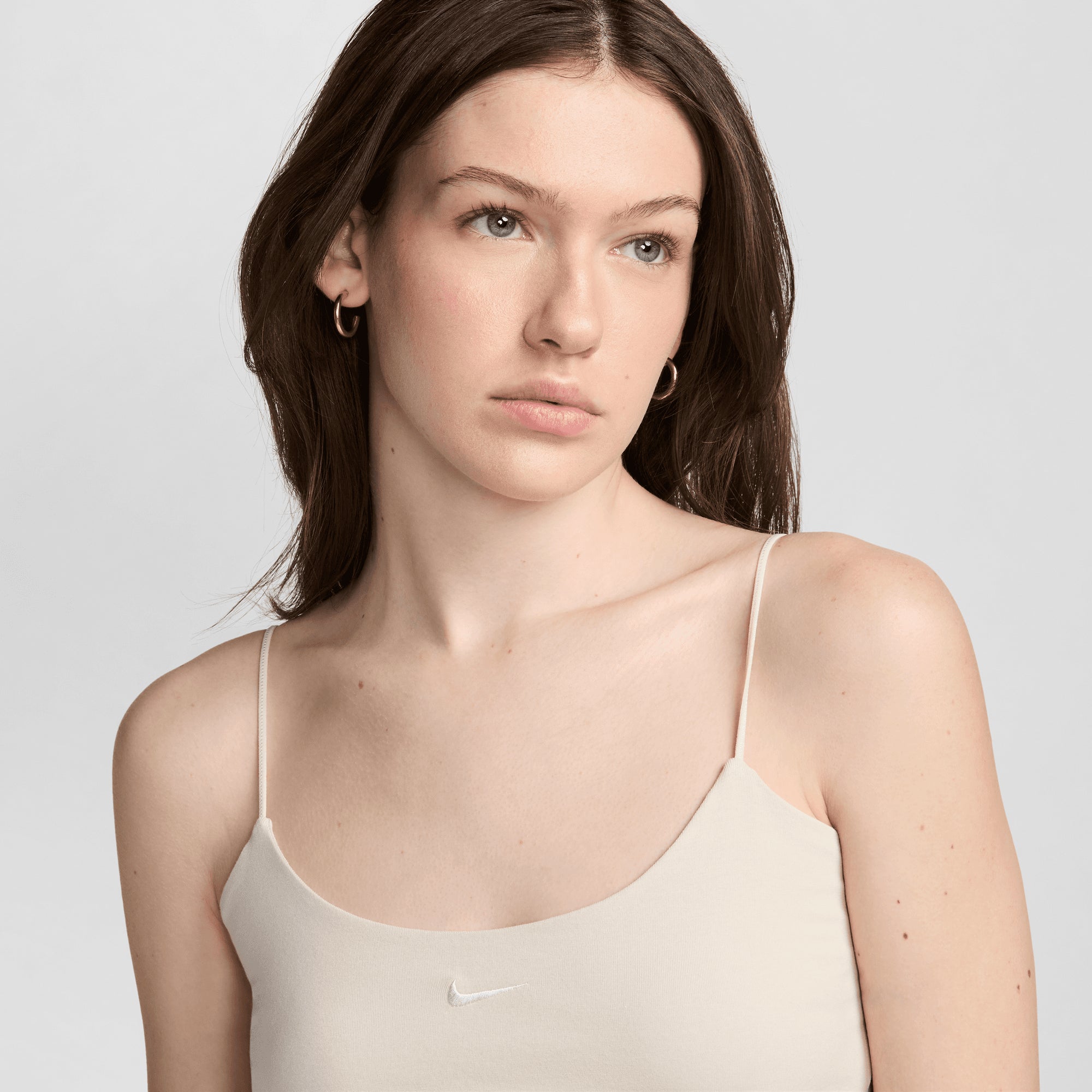 NIKE | SPORTSWEAR CAMI גופייה | FOOT LOCKER