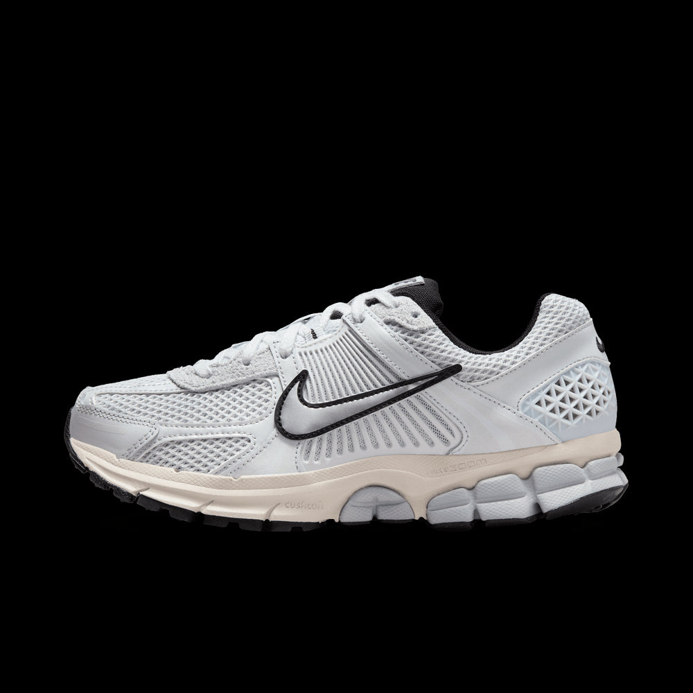 NIKE | ZOOM VOMERO 5 סניקרס | FOOT LOCKER