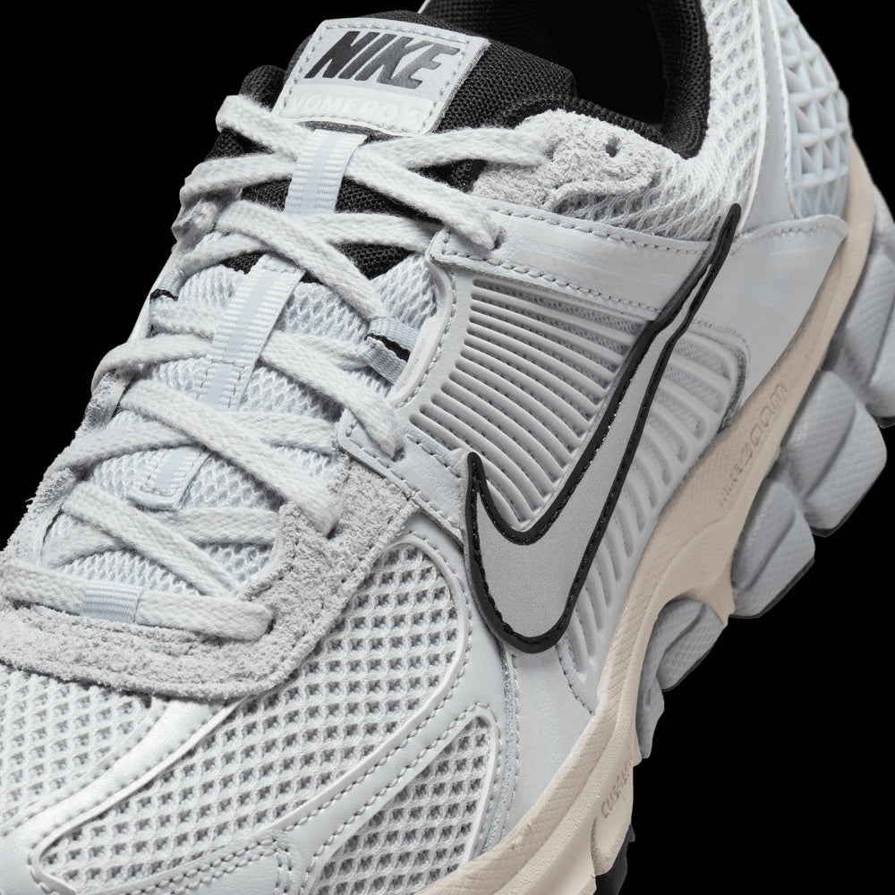 NIKE | ZOOM VOMERO 5 סניקרס | FOOT LOCKER