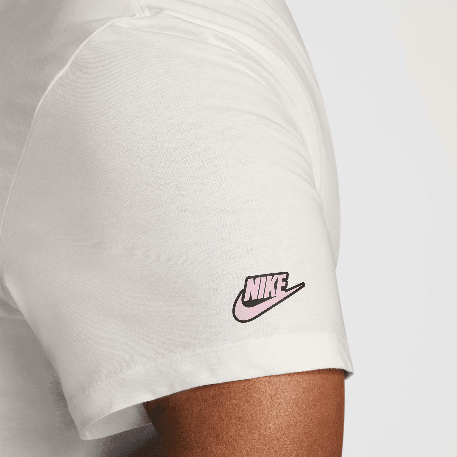 NIKE | CLUB טישרט | FOOT LOCKER
