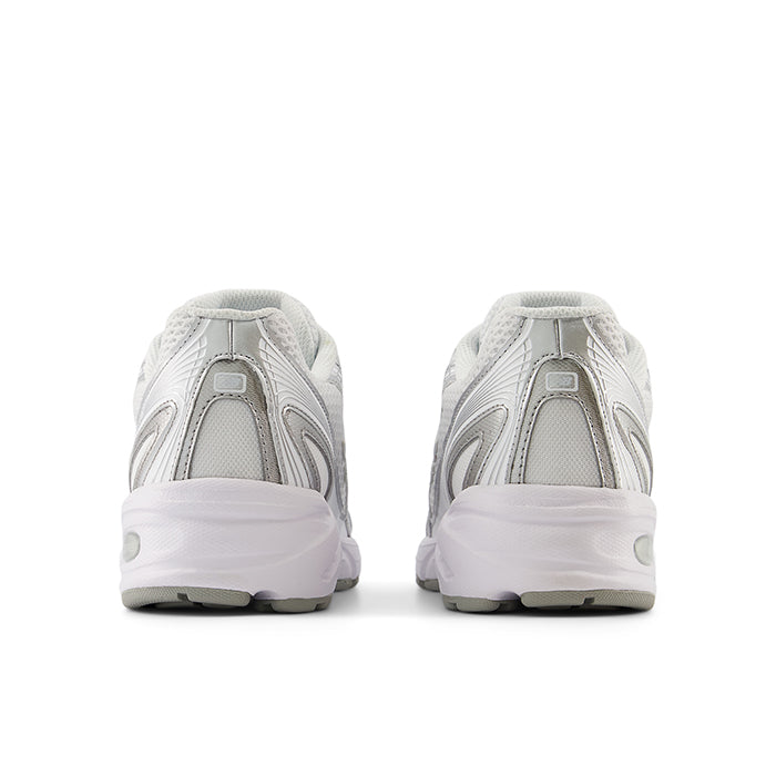 | 740 סניקרס | FOOT LOCKER