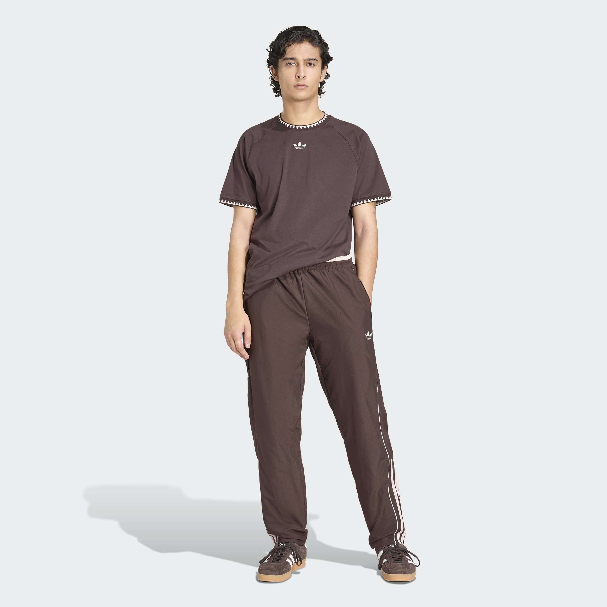 CHEST STRIPES ENGINEERED COLLAR טי שירט