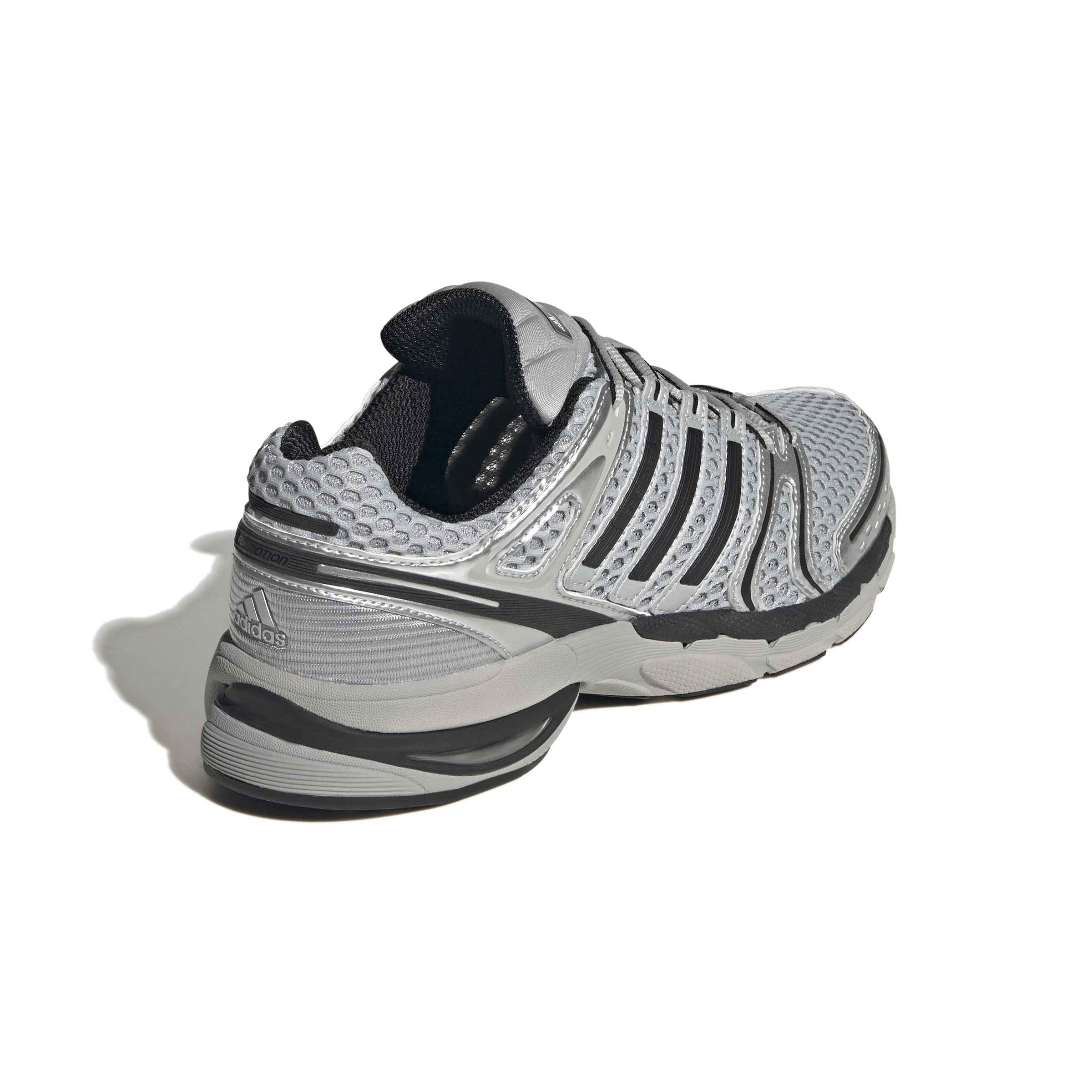 ADISTAR CONTROL 5 סניקרס