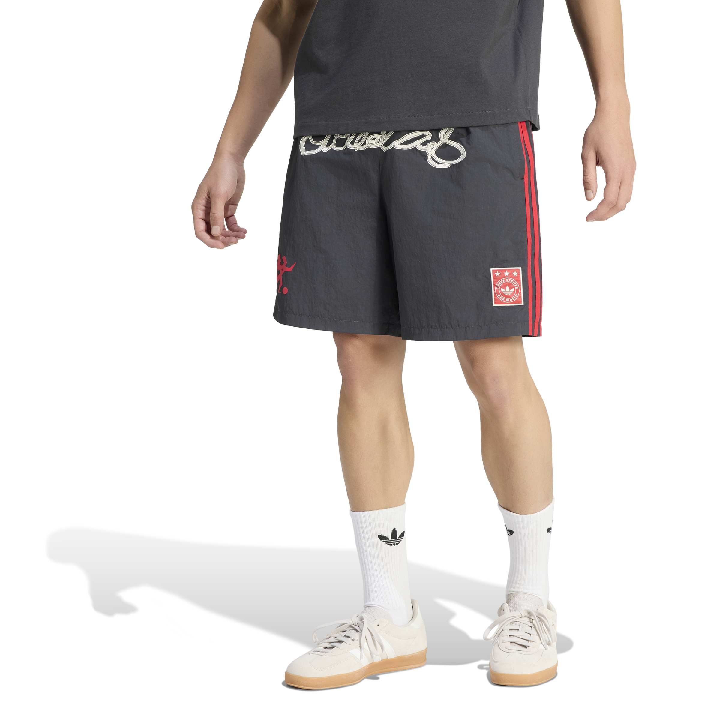 NYLON מכנסיים קצרים