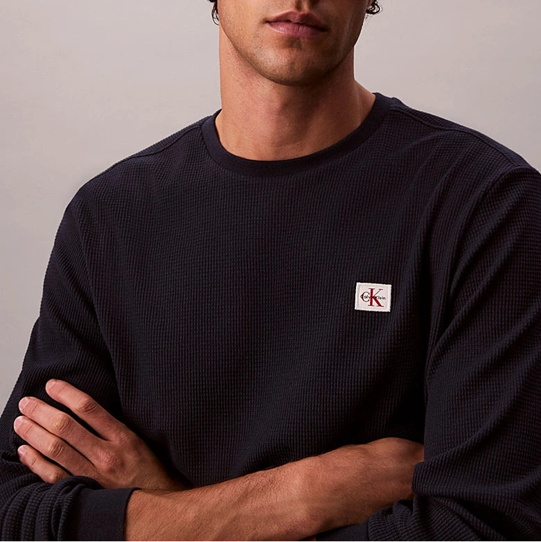 WAFFLE BADGE CREWNECK סווטשירט