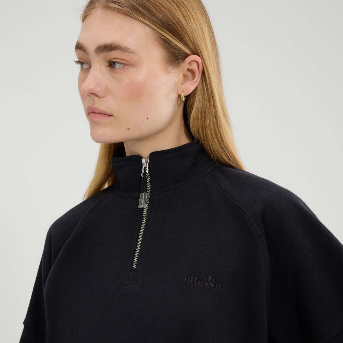 ESSENTIALS-CARRERA 1/4 ZIP סווטשירט