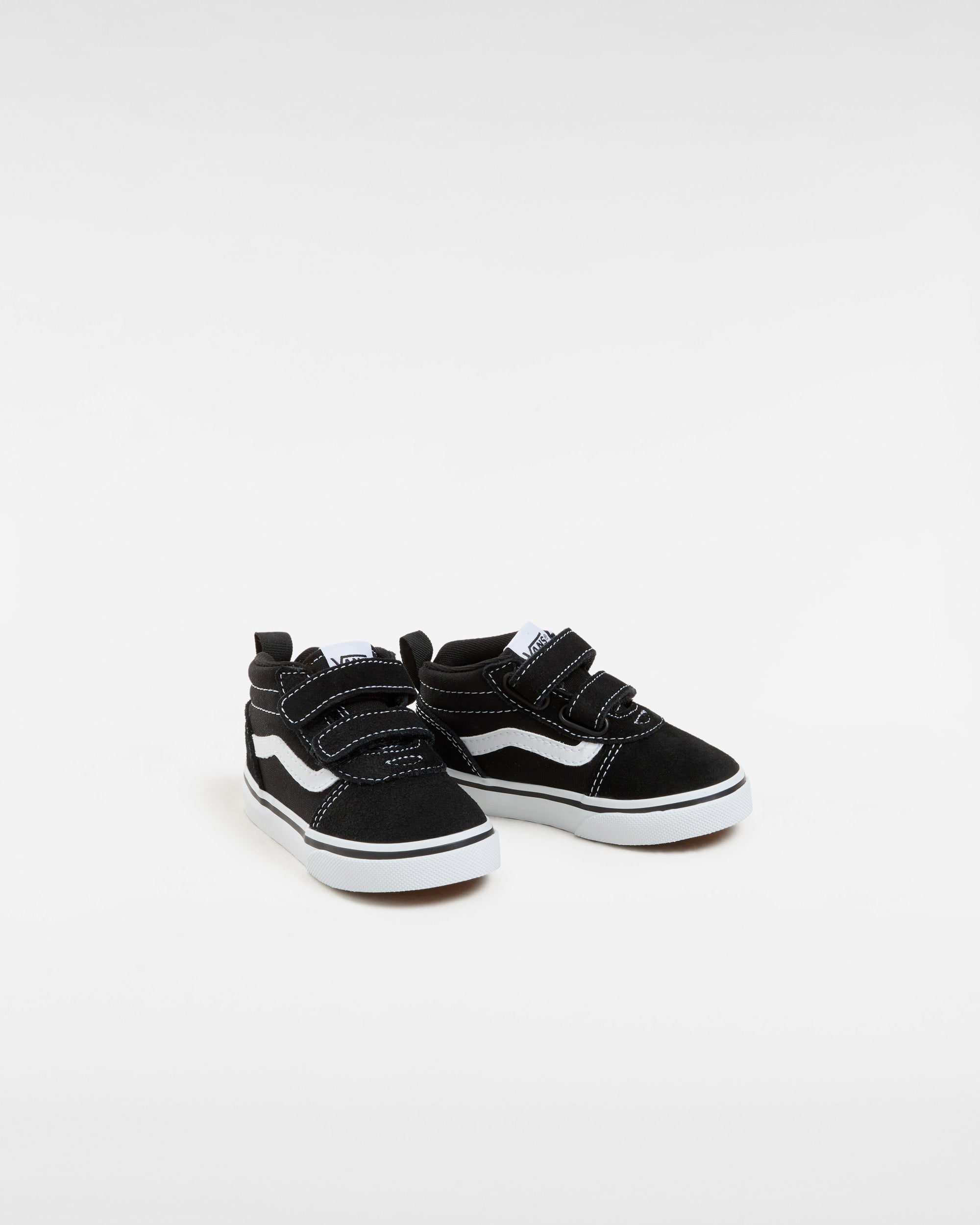 TD Ward Mid V-סניקרס