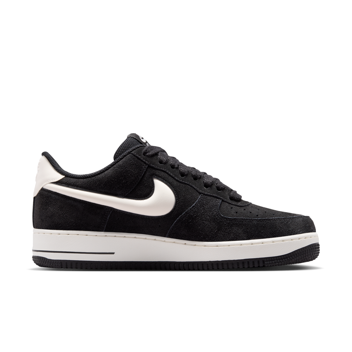 Air Force 1 '07 LV8 סניקרס