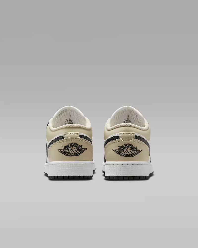 AIR JORDAN 1 LOW סניקרס