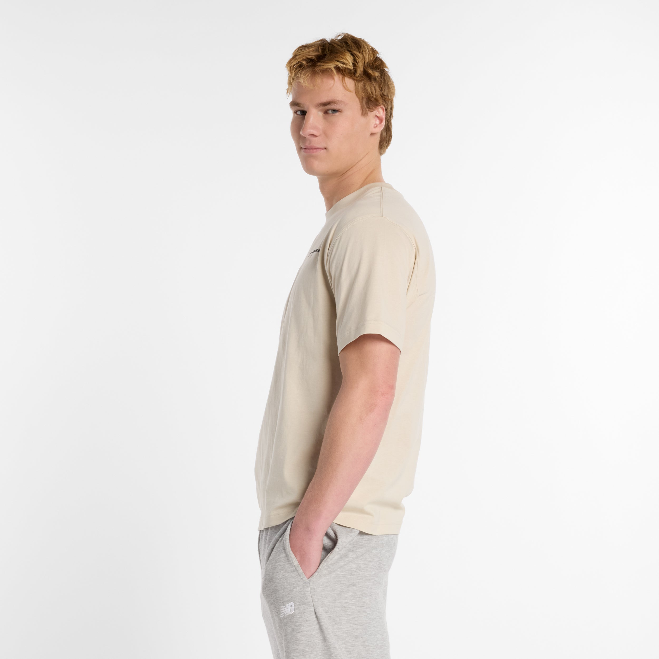 Reimagined Graphic טישרט