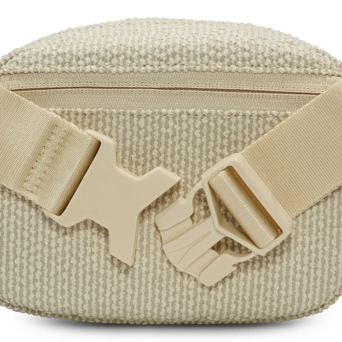 Aura Crossbody פאוץ