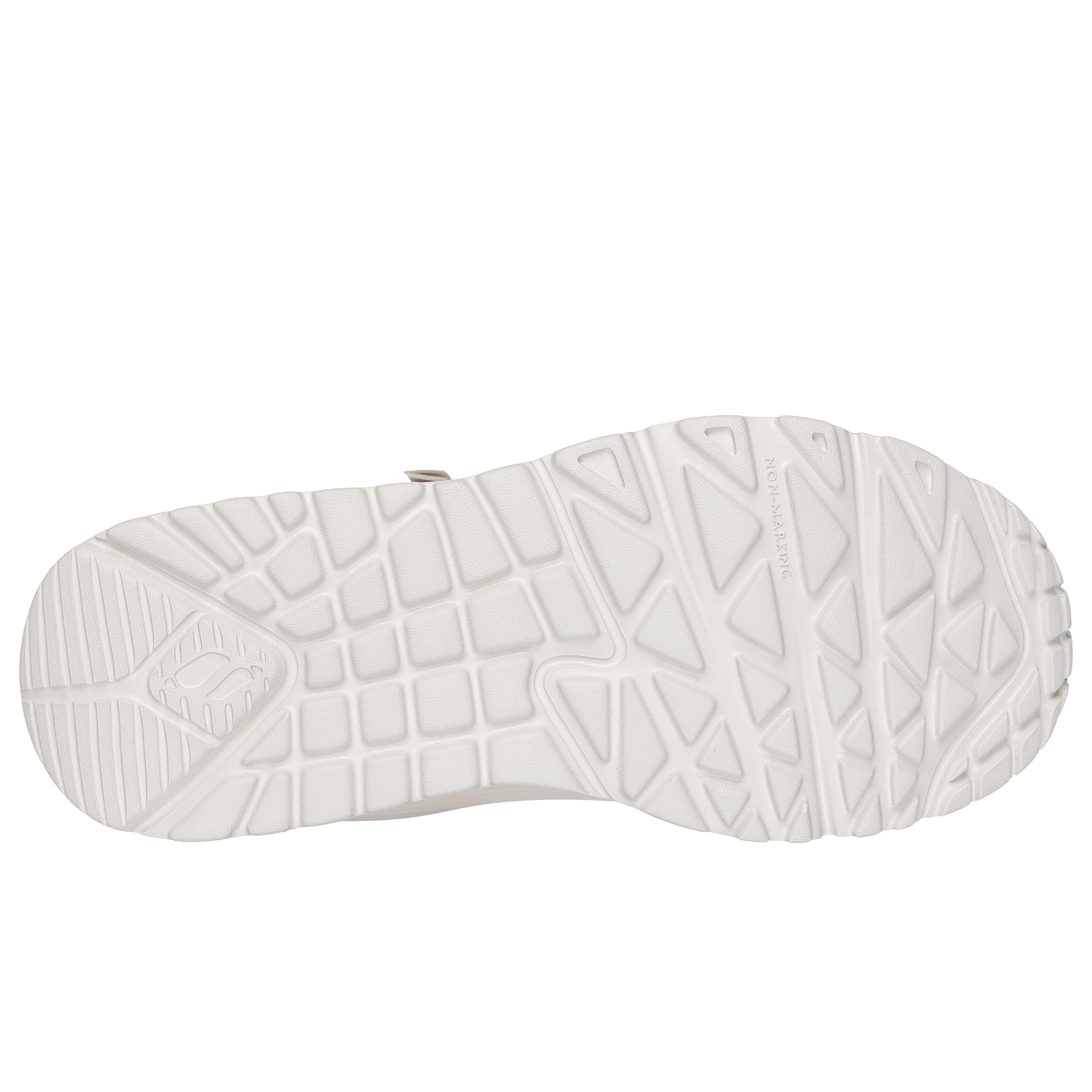 Monochromatic Lace Up Sneaker סניקרס