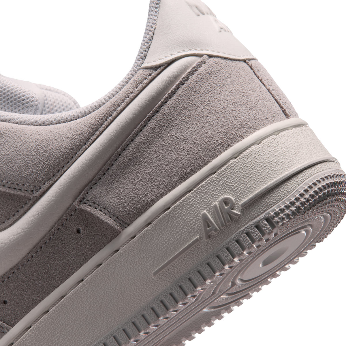 Air Force 1 '07 LV8 סניקרס