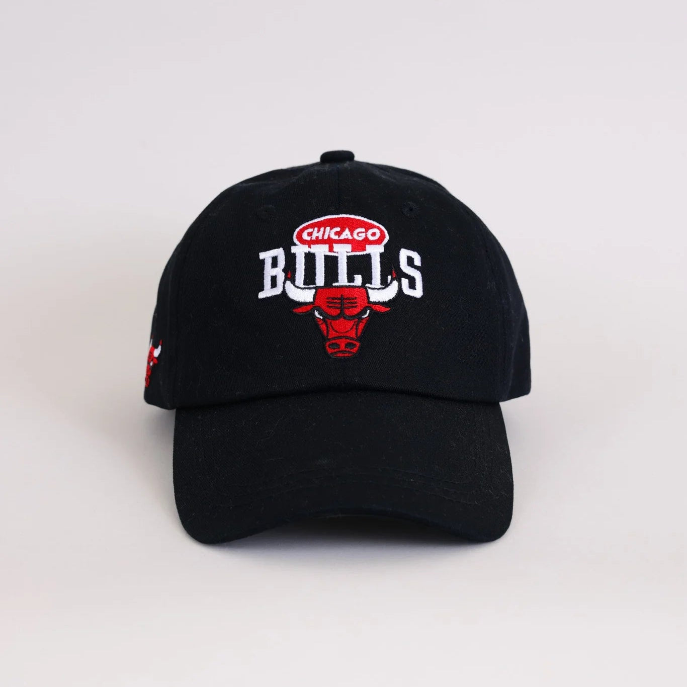 כובע ממותג NBA