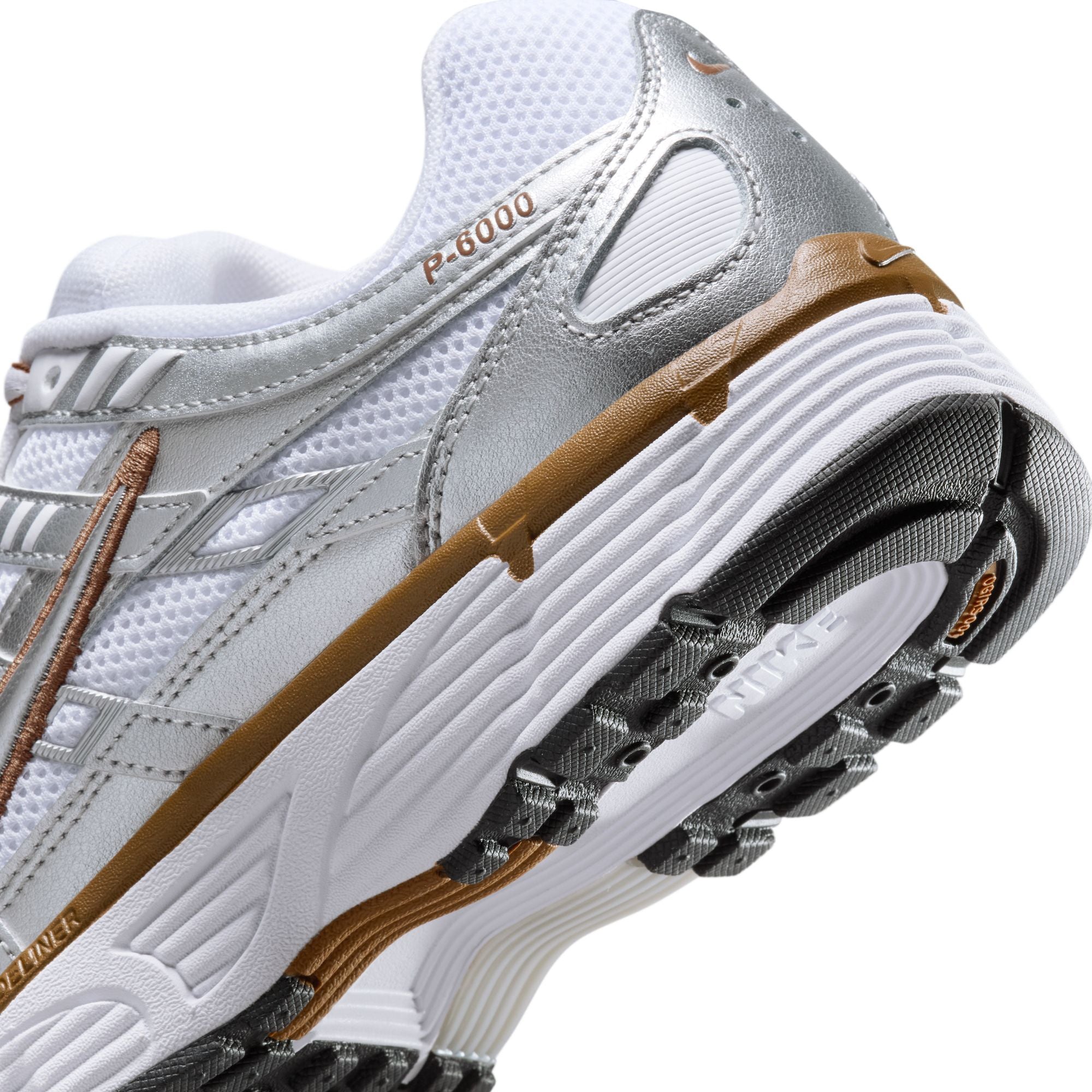 NIKE P6000 סניקרס