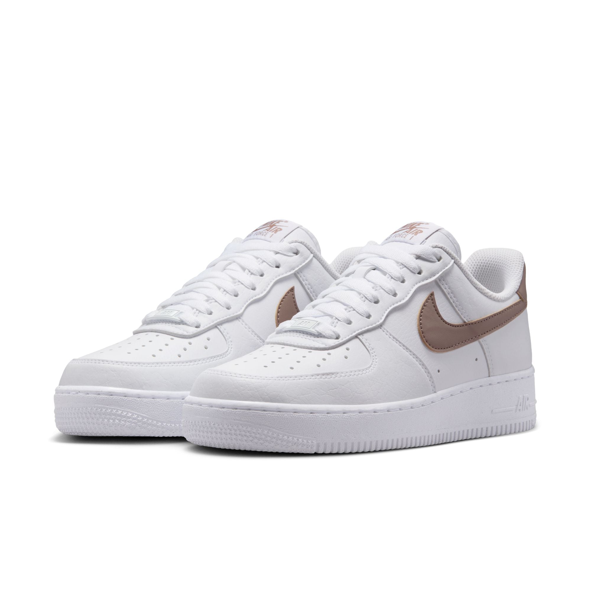 W AIR FORCE 1 07 NEXT NATURE סניקרס