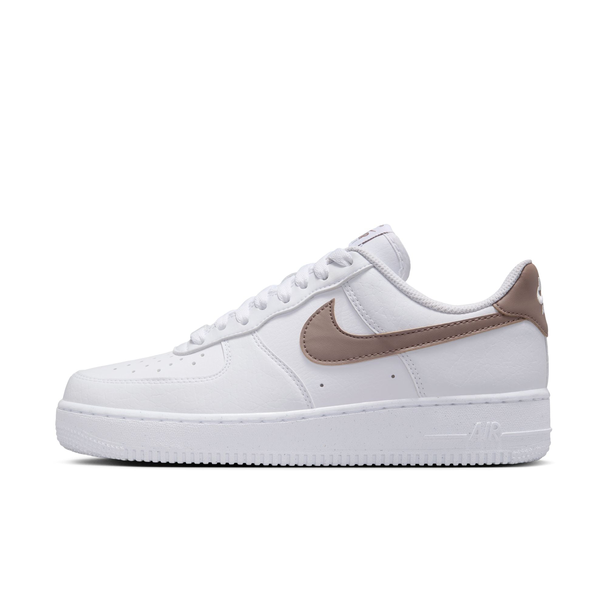 W AIR FORCE 1 07 NEXT NATURE סניקרס