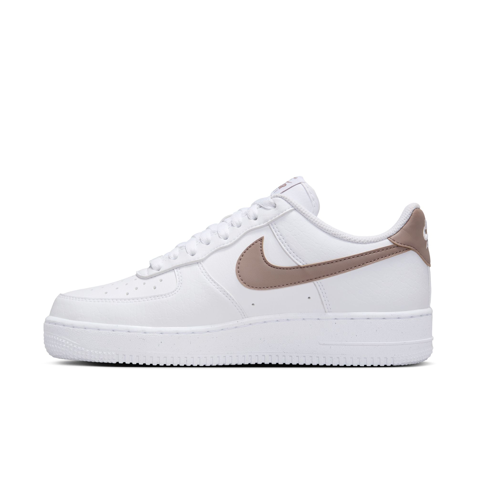 W AIR FORCE 1 07 NEXT NATURE סניקרס