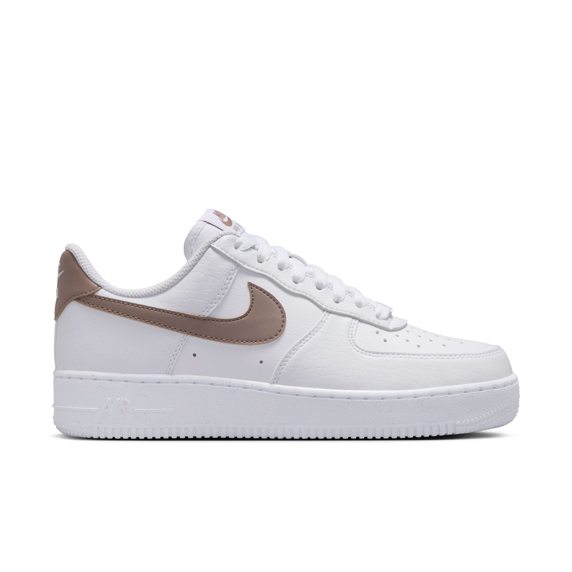 W AIR FORCE 1 07 NEXT NATURE סניקרס