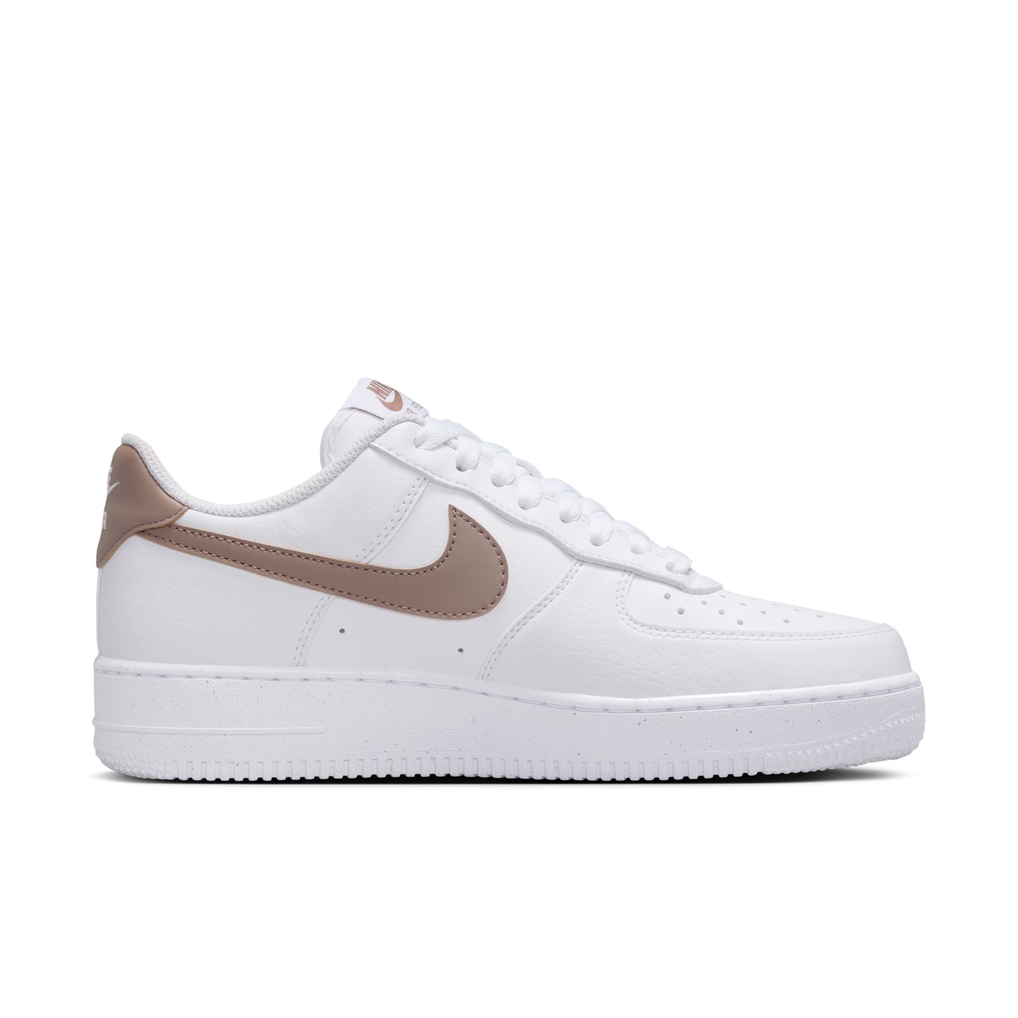 W AIR FORCE 1 07 NEXT NATURE סניקרס