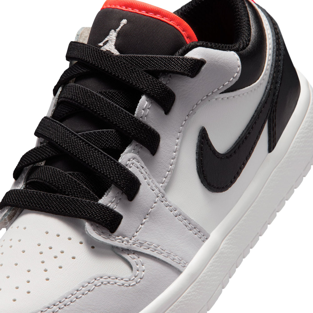 JORDAN 1 LOW ALT סניקרס