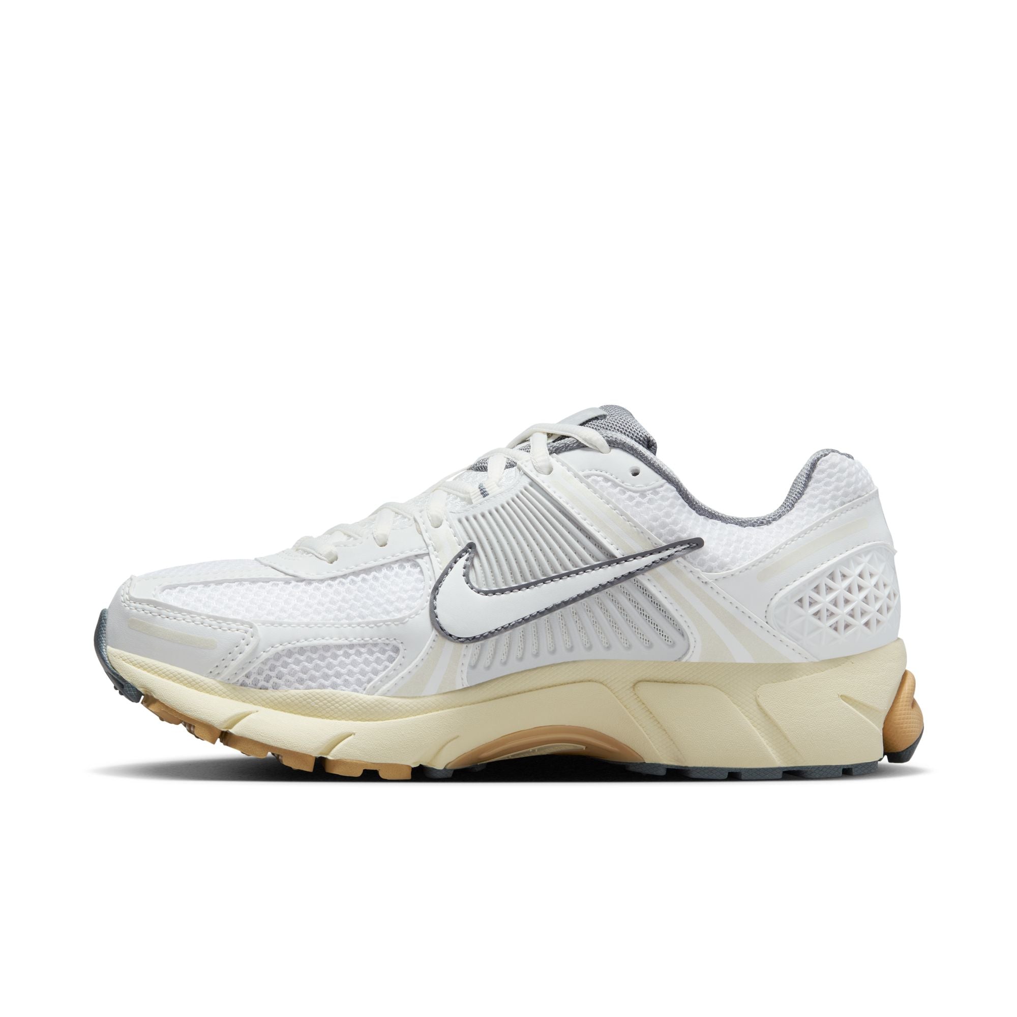 NIKE ZOOM VOMERO 5 סניקרס