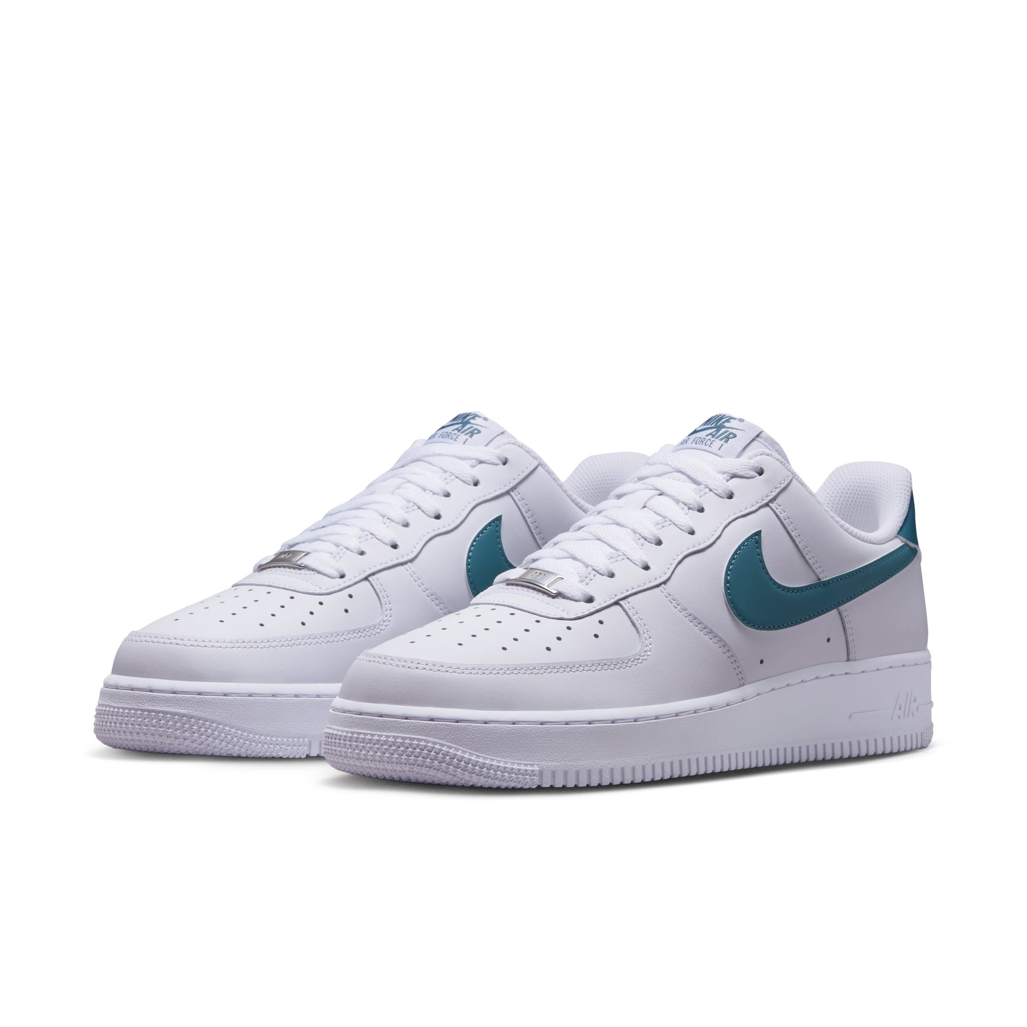 AIR FORCE 1 07 סניקרס