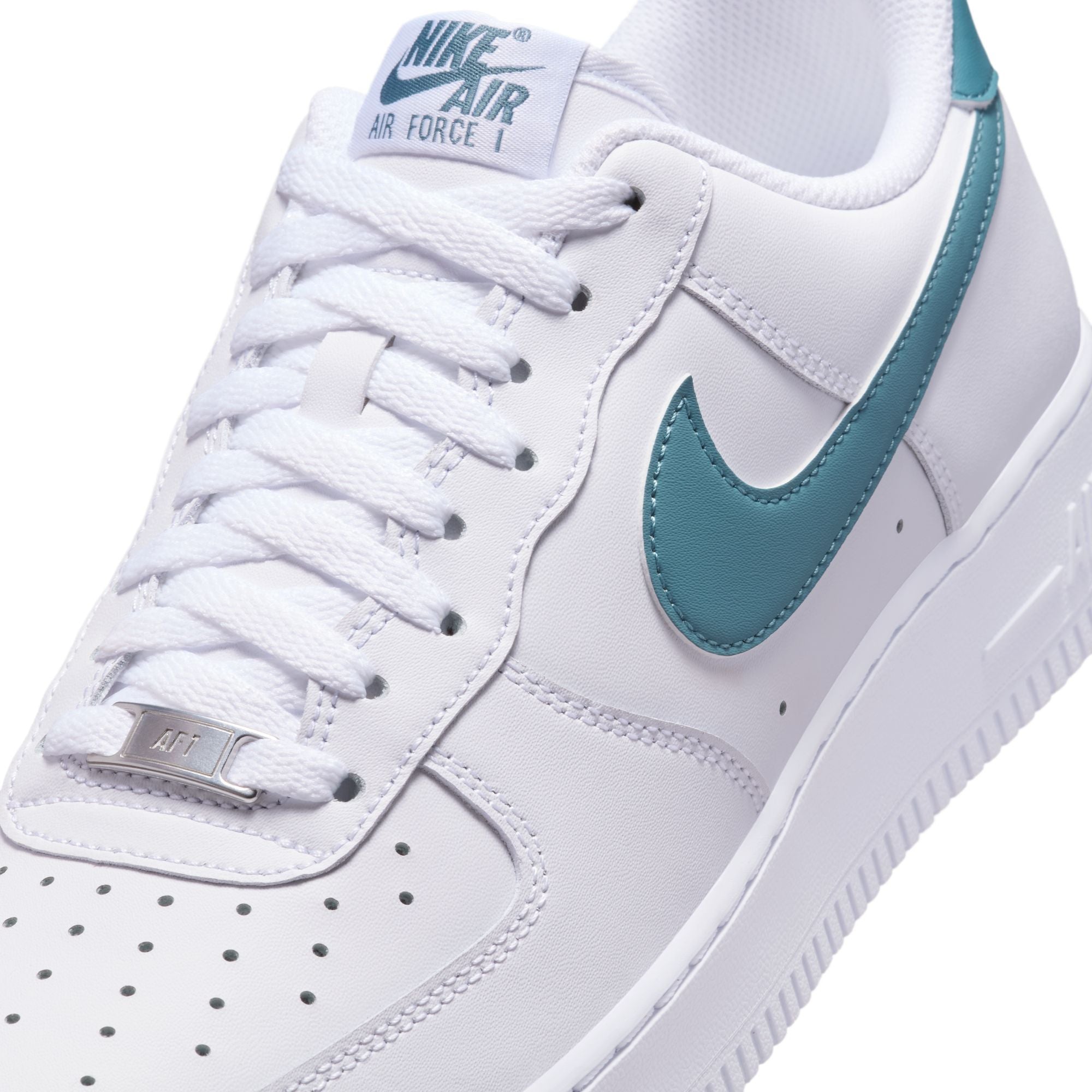 AIR FORCE 1 07 סניקרס