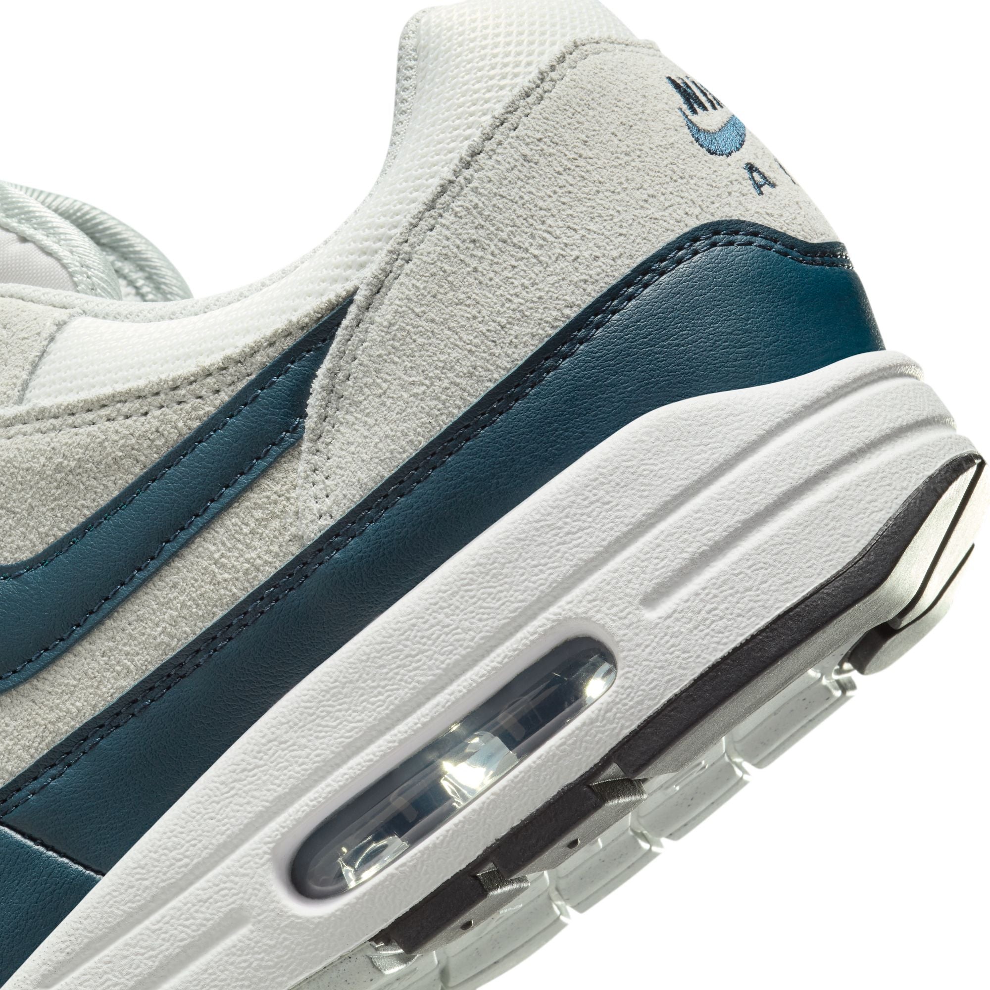 NIKE AIR MAX 1 ESS סניקרס