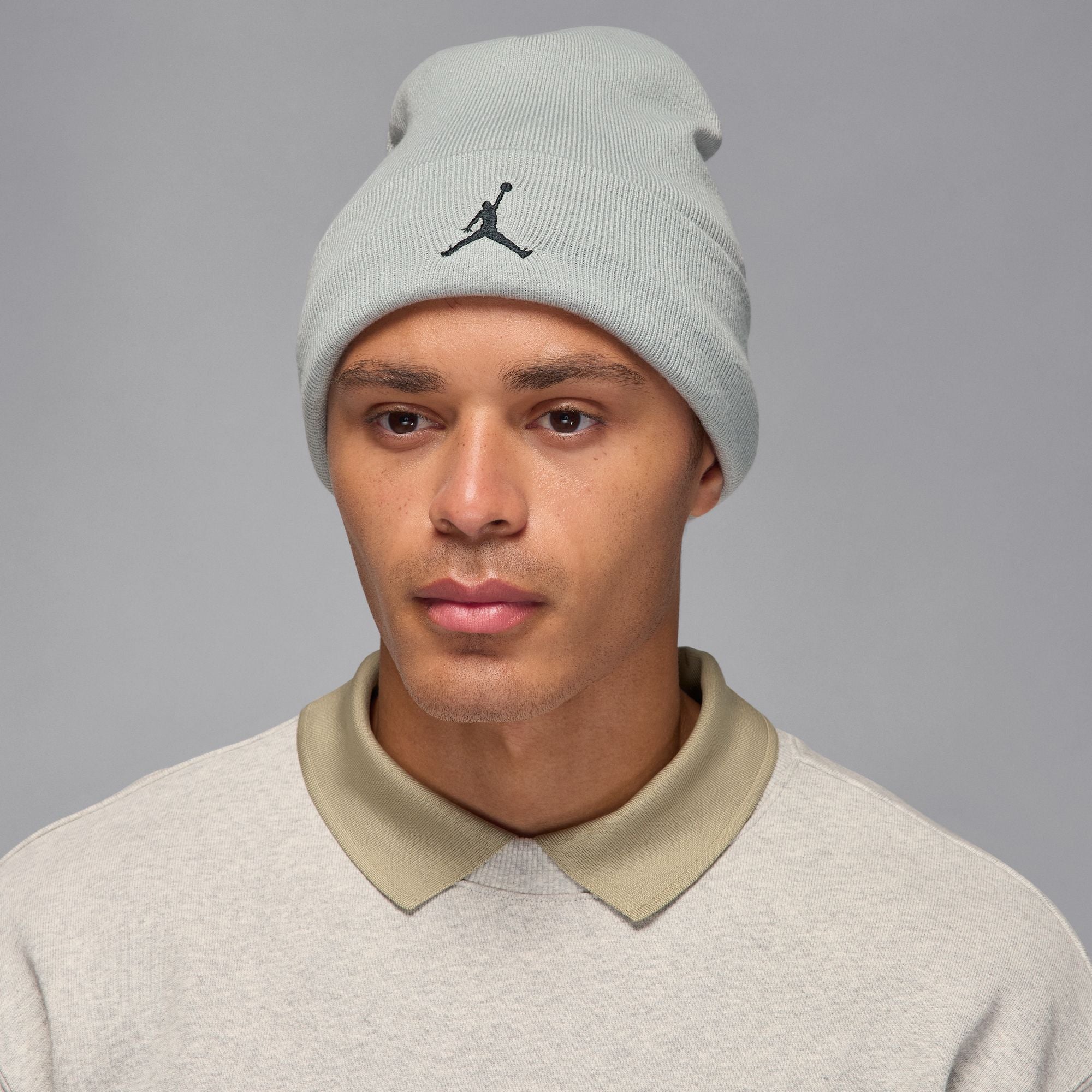 JORDAN PEAK BEANIE כובע