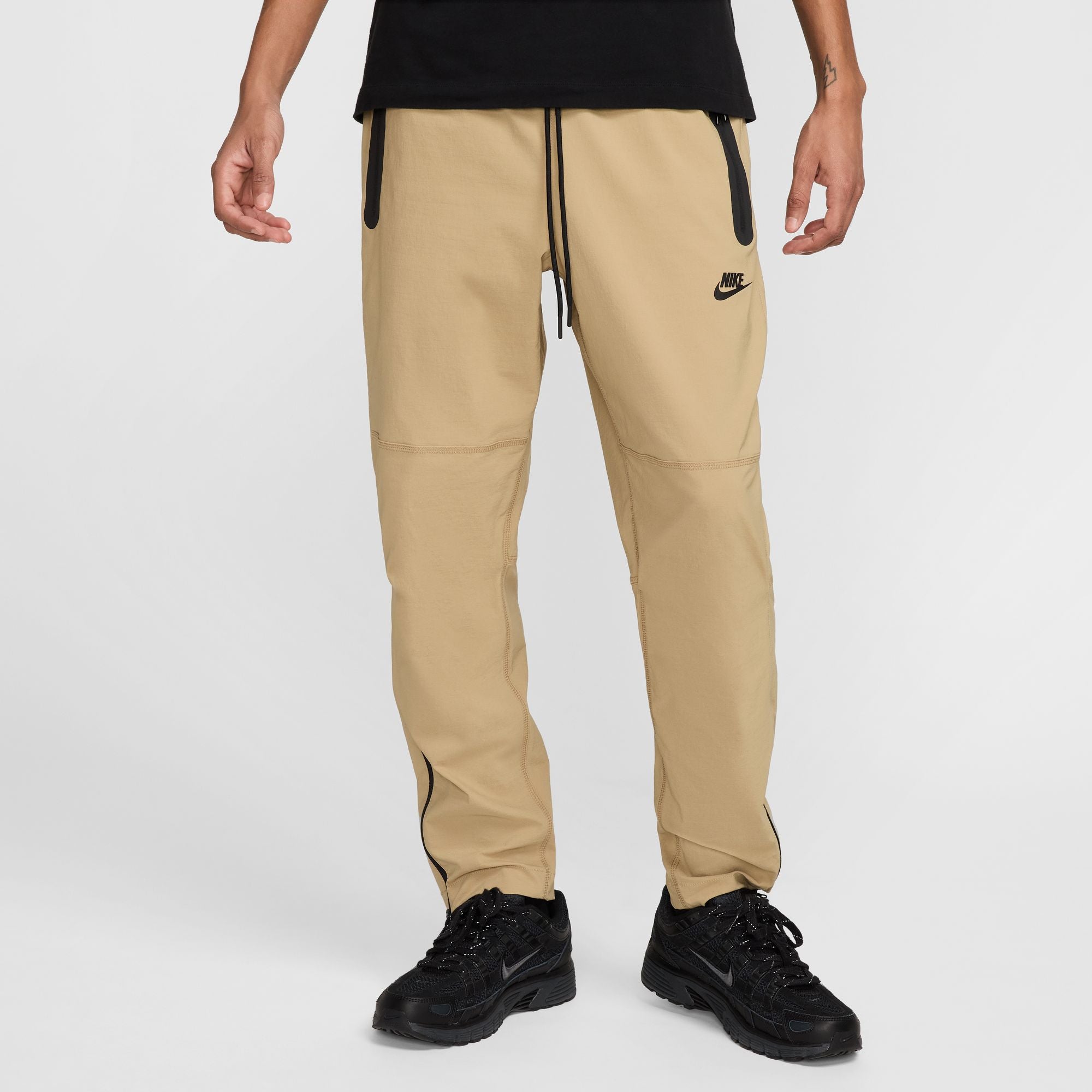 Nike Tech מכנסיים