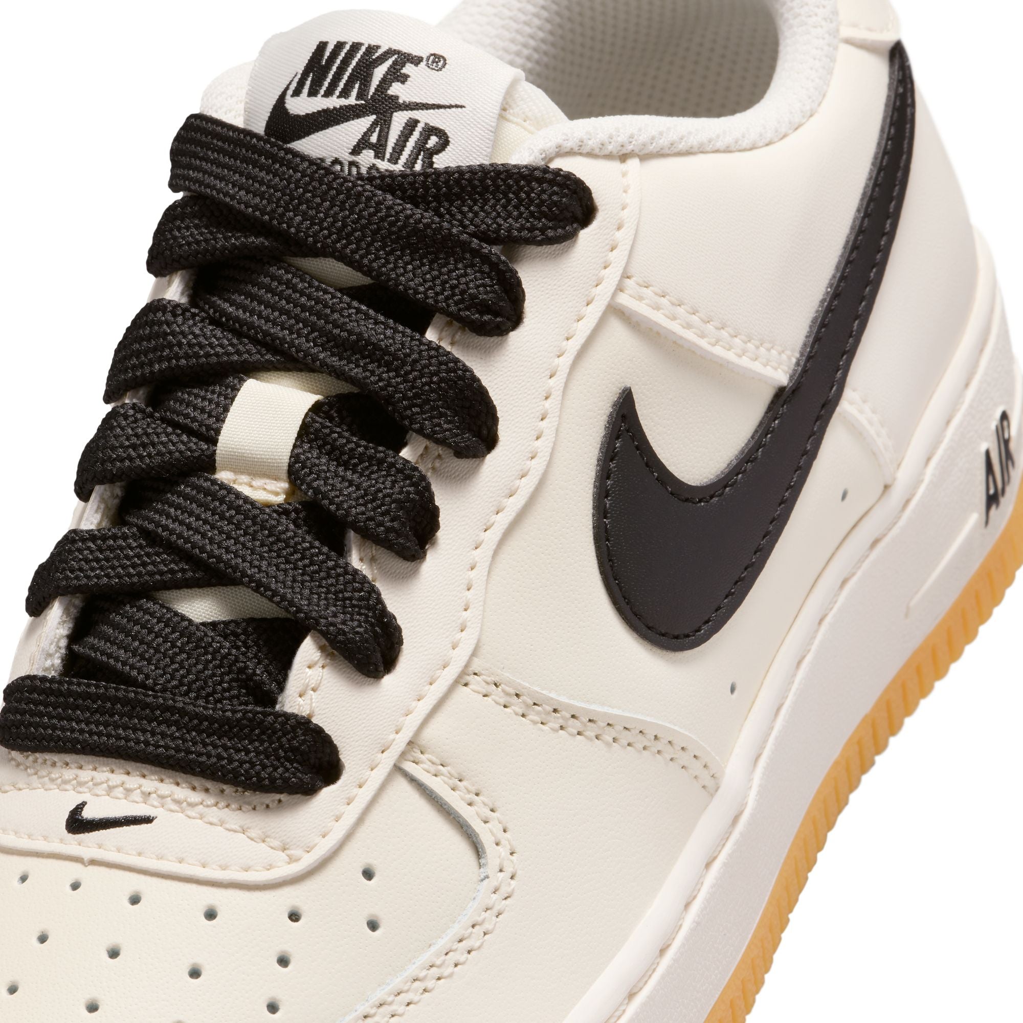 AIR FORCE 1 LV8 3 סניקרס