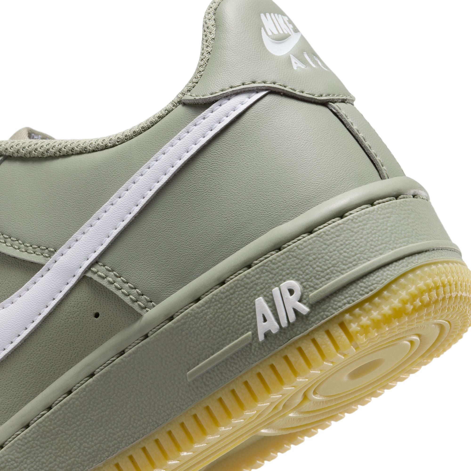 AIR FORCE 1 LV8 סניקרס