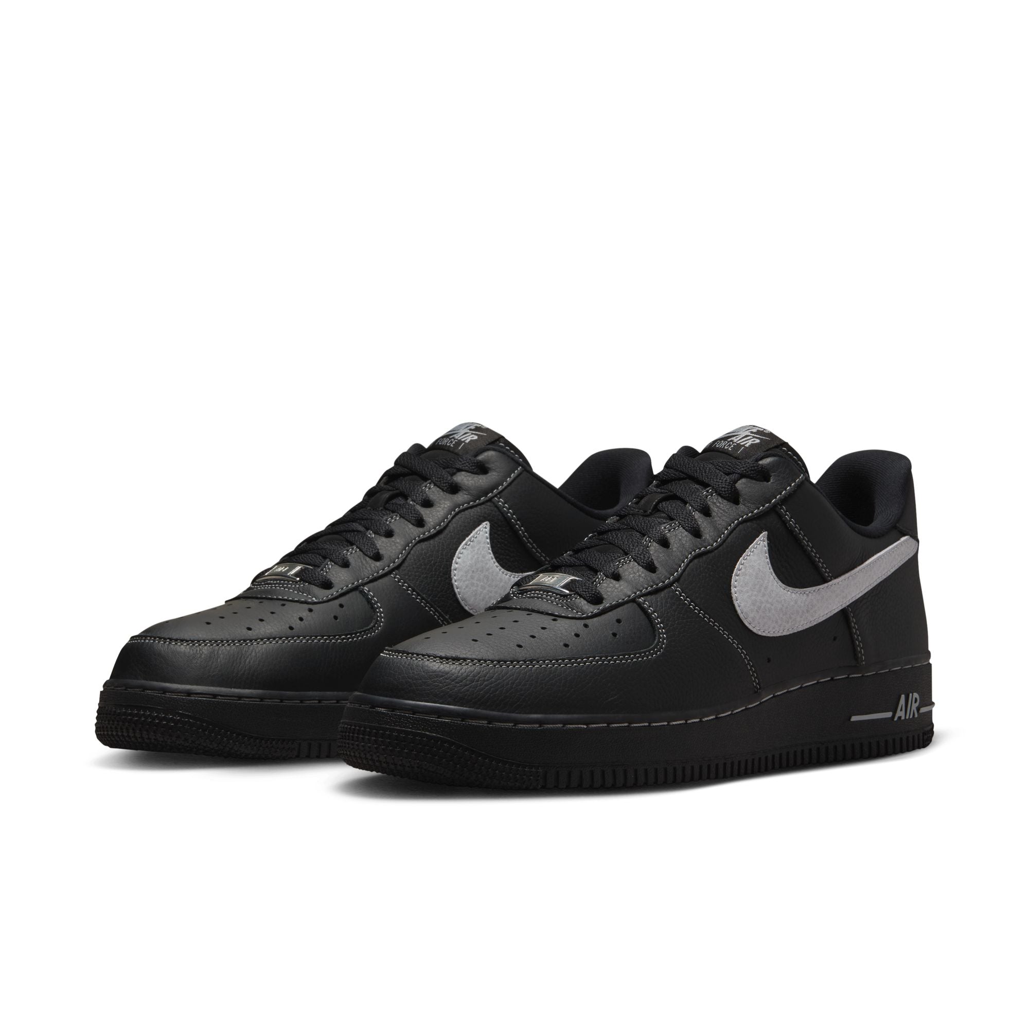 AIR FORCE 1 '07 LV8 סניקרס