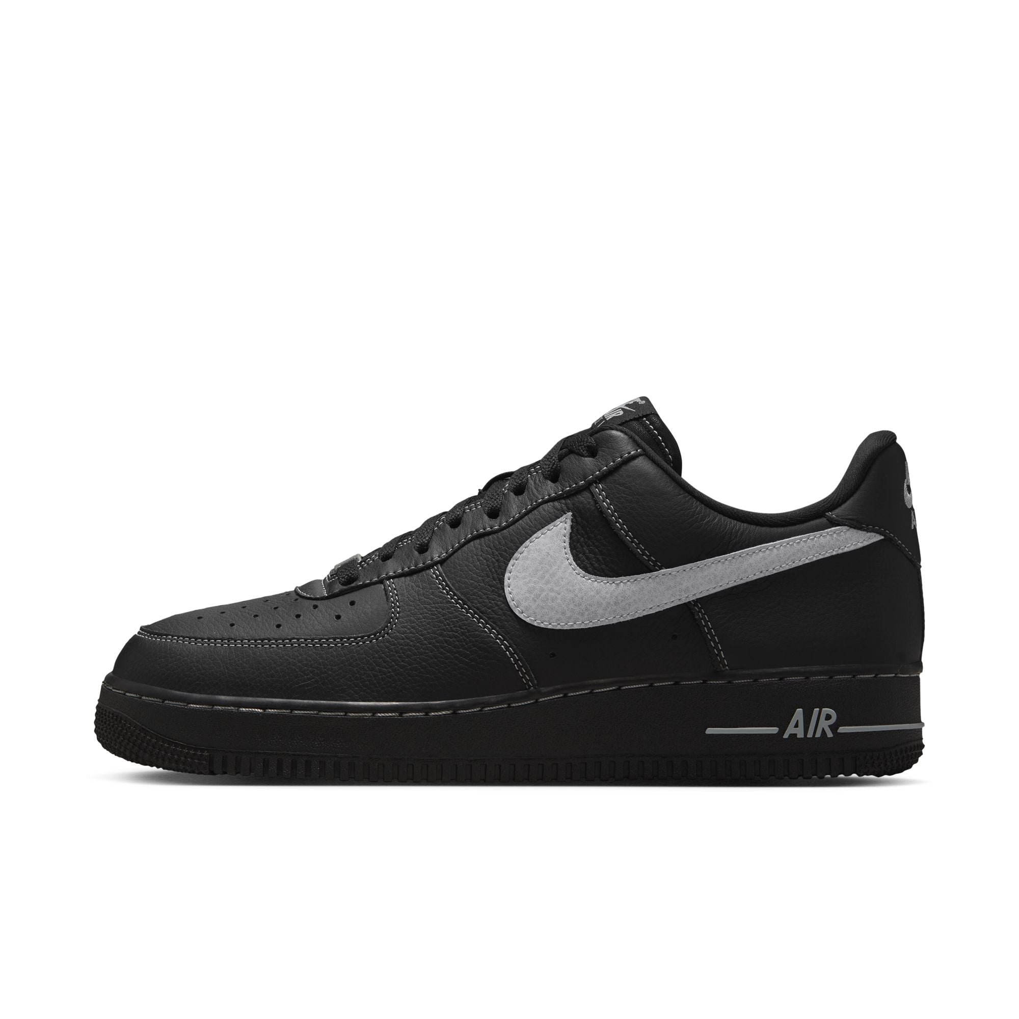 AIR FORCE 1 '07 LV8 סניקרס